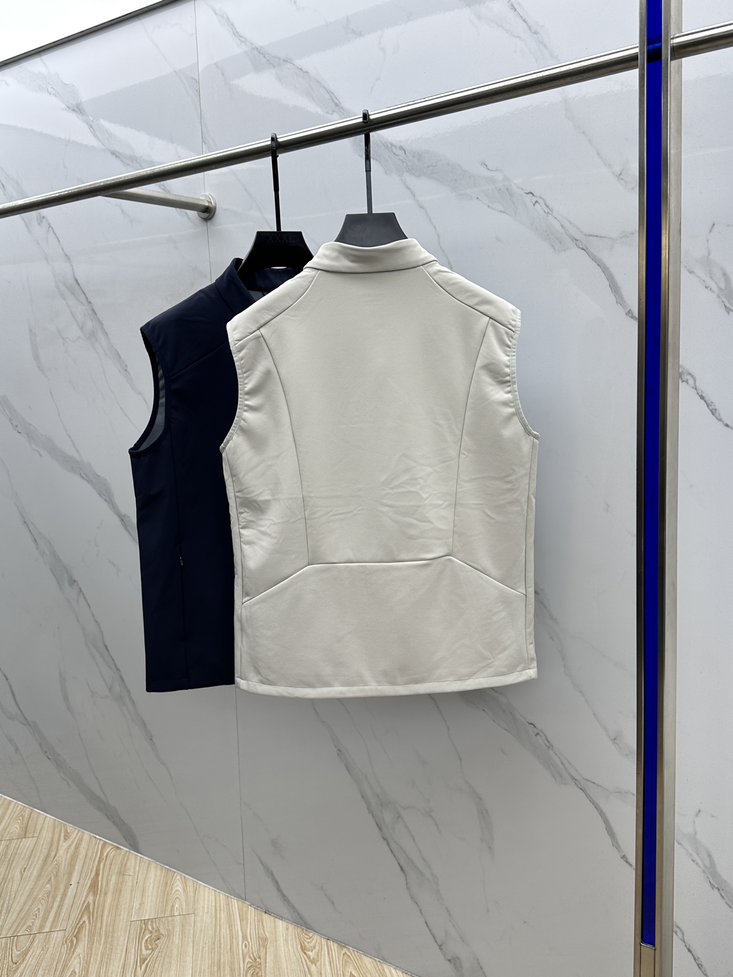🆕ARCTERYX 始祖鸟 2025秋季新品薄绒男士马甲，官网同步！外贸公司订单！客供针织聚酯纤维材质，