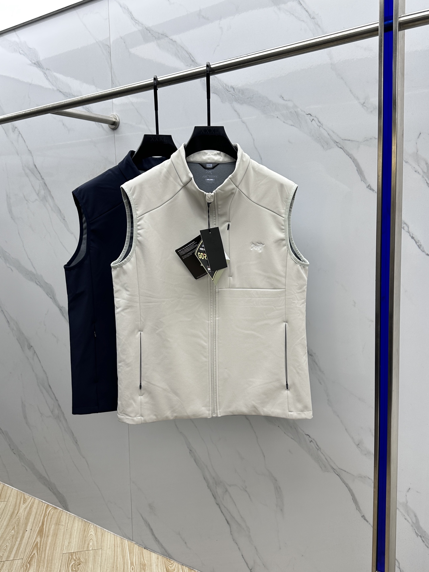🆕ARCTERYX 始祖鸟 2025秋季新品薄绒男士马甲，官网同步！外贸公司订单！客供针织聚酯纤维材质，