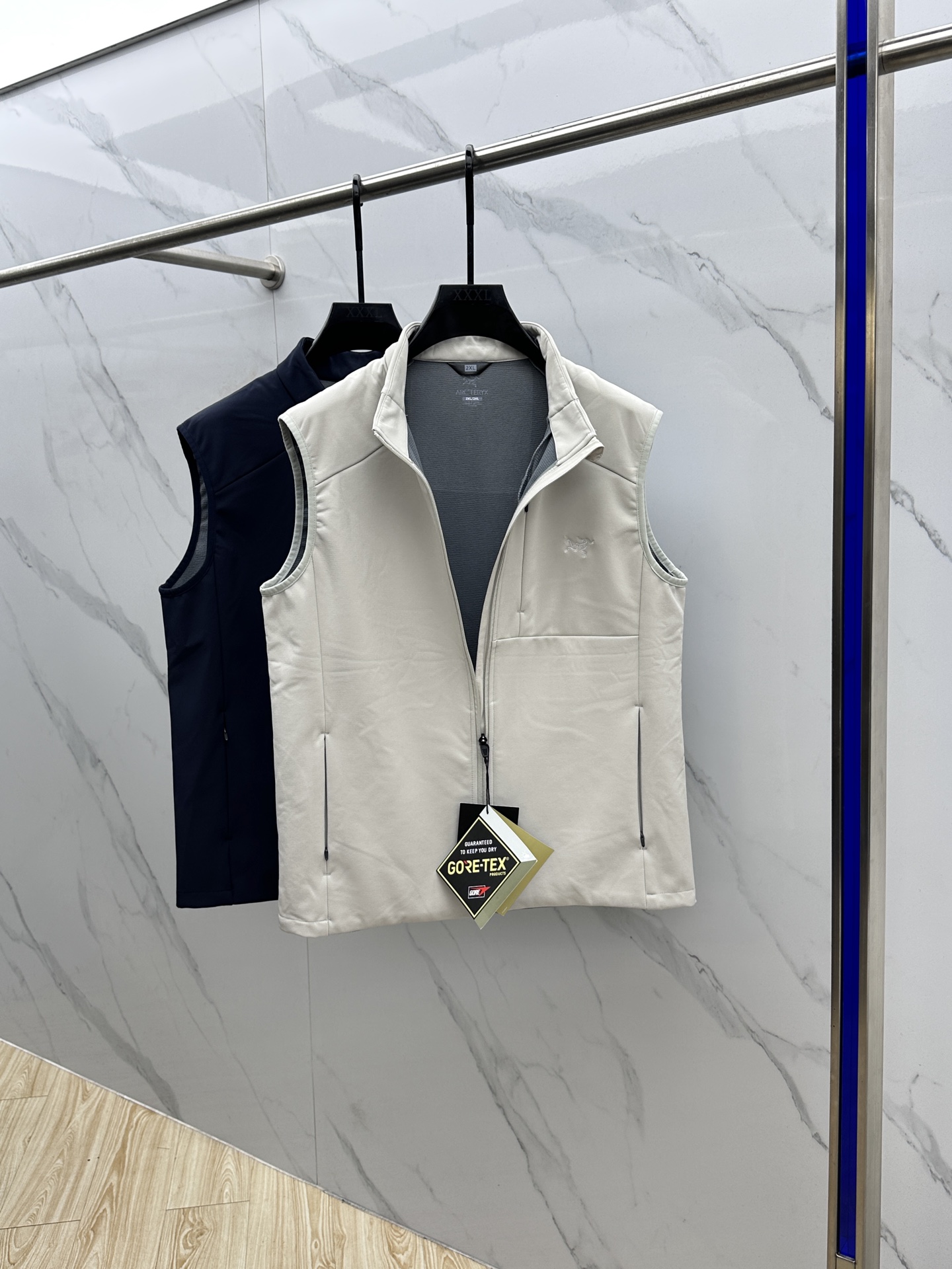 🆕ARCTERYX 始祖鸟 2025秋季新品薄绒男士马甲，官网同步！外贸公司订单！客供针织聚酯纤维材质，