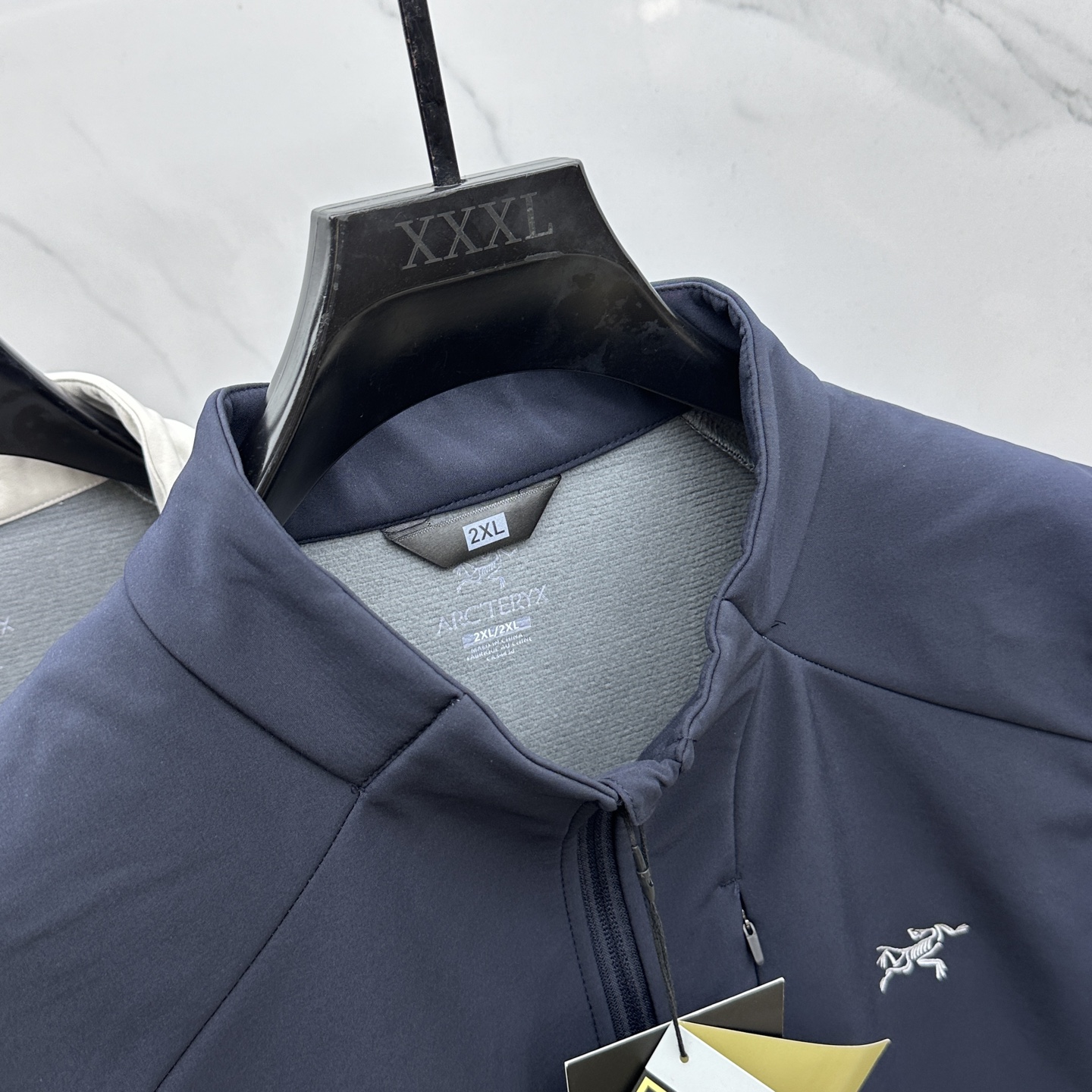 🆕ARCTERYX 始祖鸟 2025秋季新品薄绒男士马甲，官网同步！外贸公司订单！客供针织聚酯纤维材质，