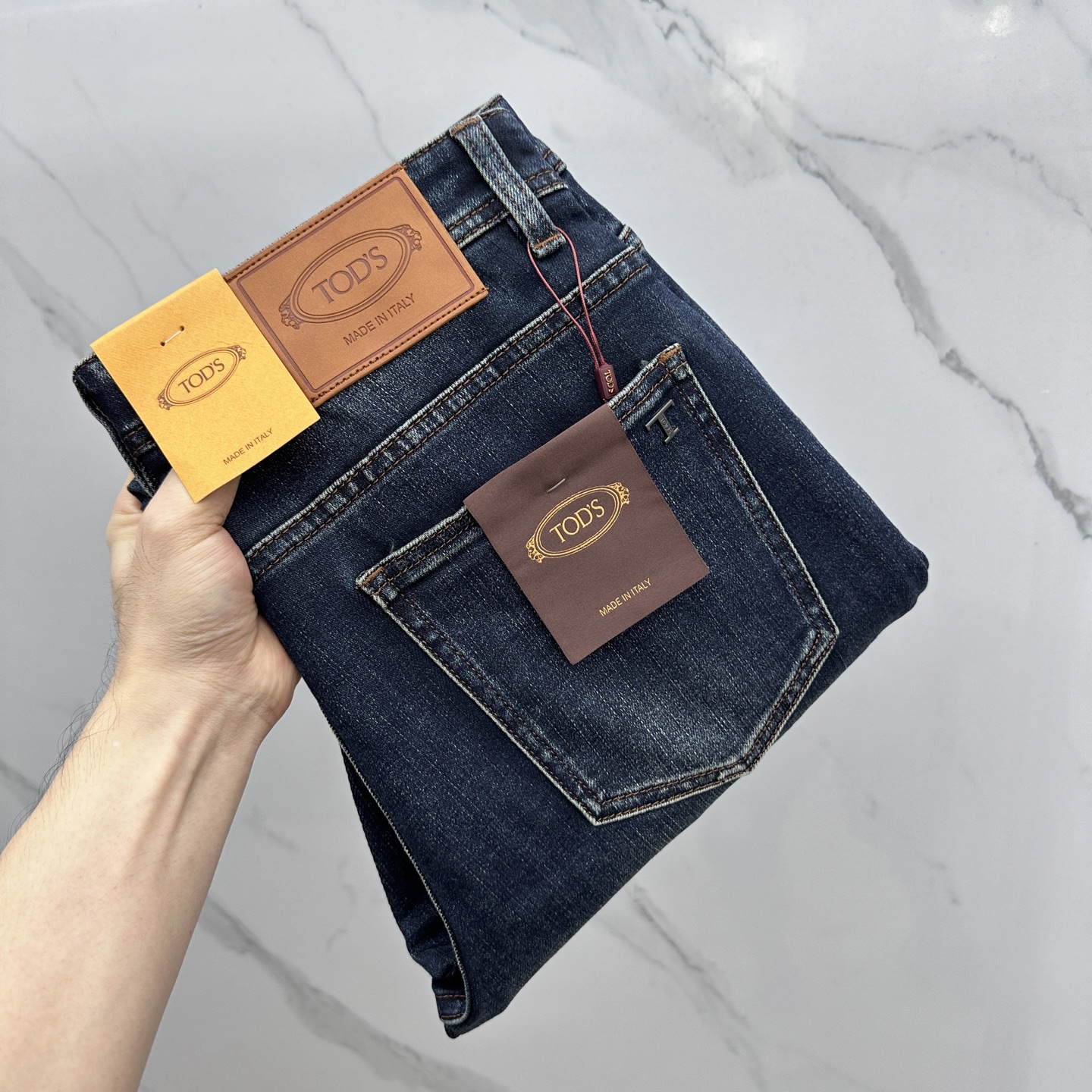 NO:530210,TOD'S high-end customization, the latest jeans in early spring 2025 are released simultaneously on the counter. Original customization replicas. Customer-supplied hardware and accessories. Original quality. Imported fixed-color denim fabric. Heavy industry washing. Fine workmanship and excellent upper body!  Products of BD with 30-38 No 37, Tod's, jeans, alexander wang19860909TOD'S 高端定制、2025早春最新款牛仔裤 柜台同步发售 原版定制复刻 客供五金辅料 原单品质 进口固色牛仔面料 重工洗水 做工走线精细 上身绝佳！优选单品 bd出品 码数30-38无37,,Tod's,jeans,alexander wang,Men's clothing