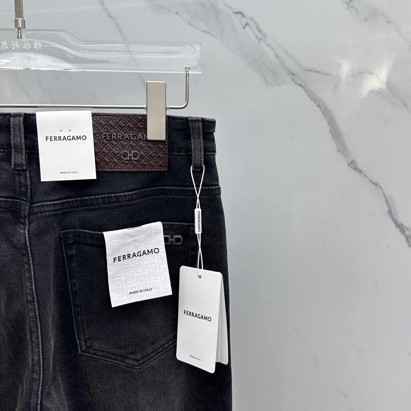 🆕Ferragamo菲拉格慕 🔥高端定制、2025早春最新款牛仔裤 柜台同步发售 原版定制复刻 客供五金