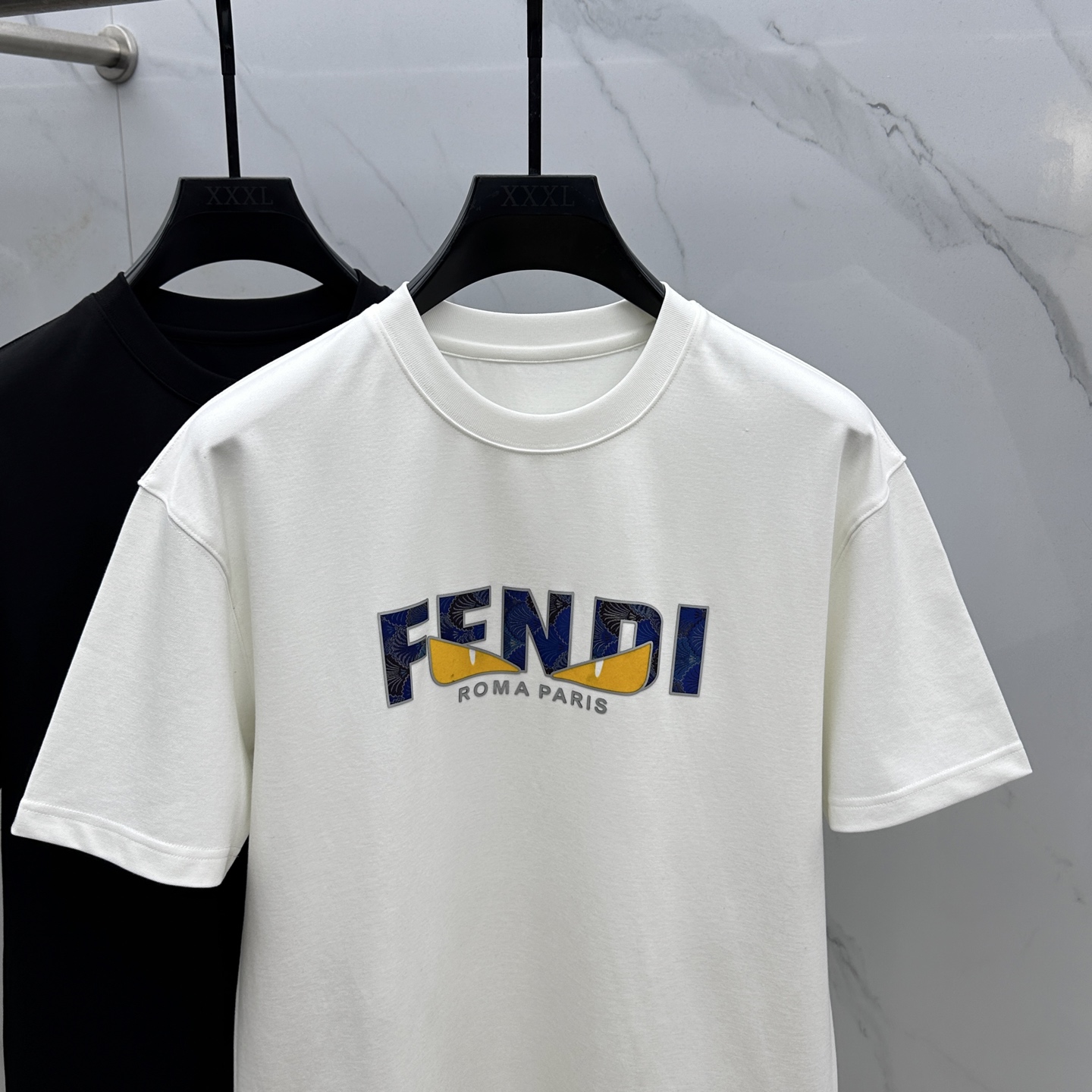 🆕Fendi芬迪 2025SS秋季新款短袖打底T 恤，以当季色调传递典雅韵味，成就日常搭配佳选。胸前lo