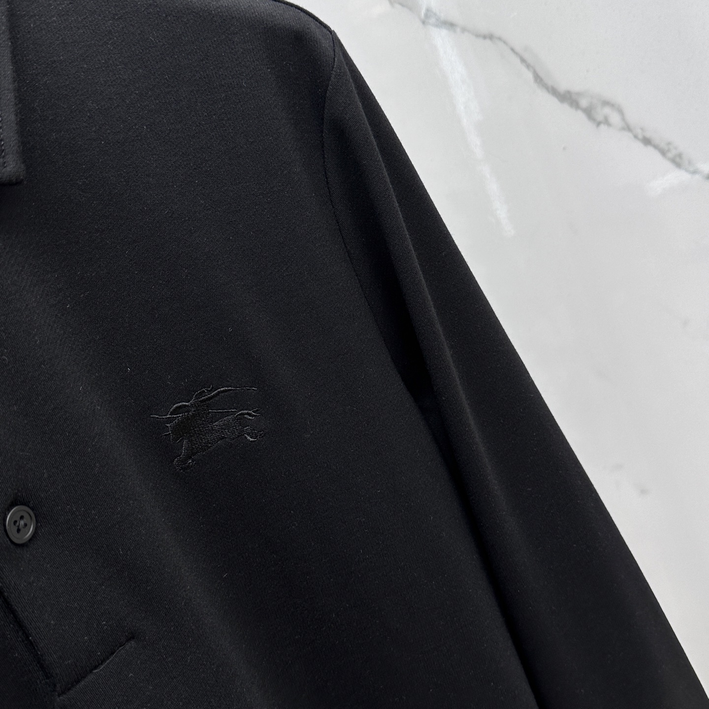 🆕Burberry巴宝莉 简约都市2025早秋新款首发专柜最新款长袖圆领羊毛T恤 高端订制 设计前卫时尚