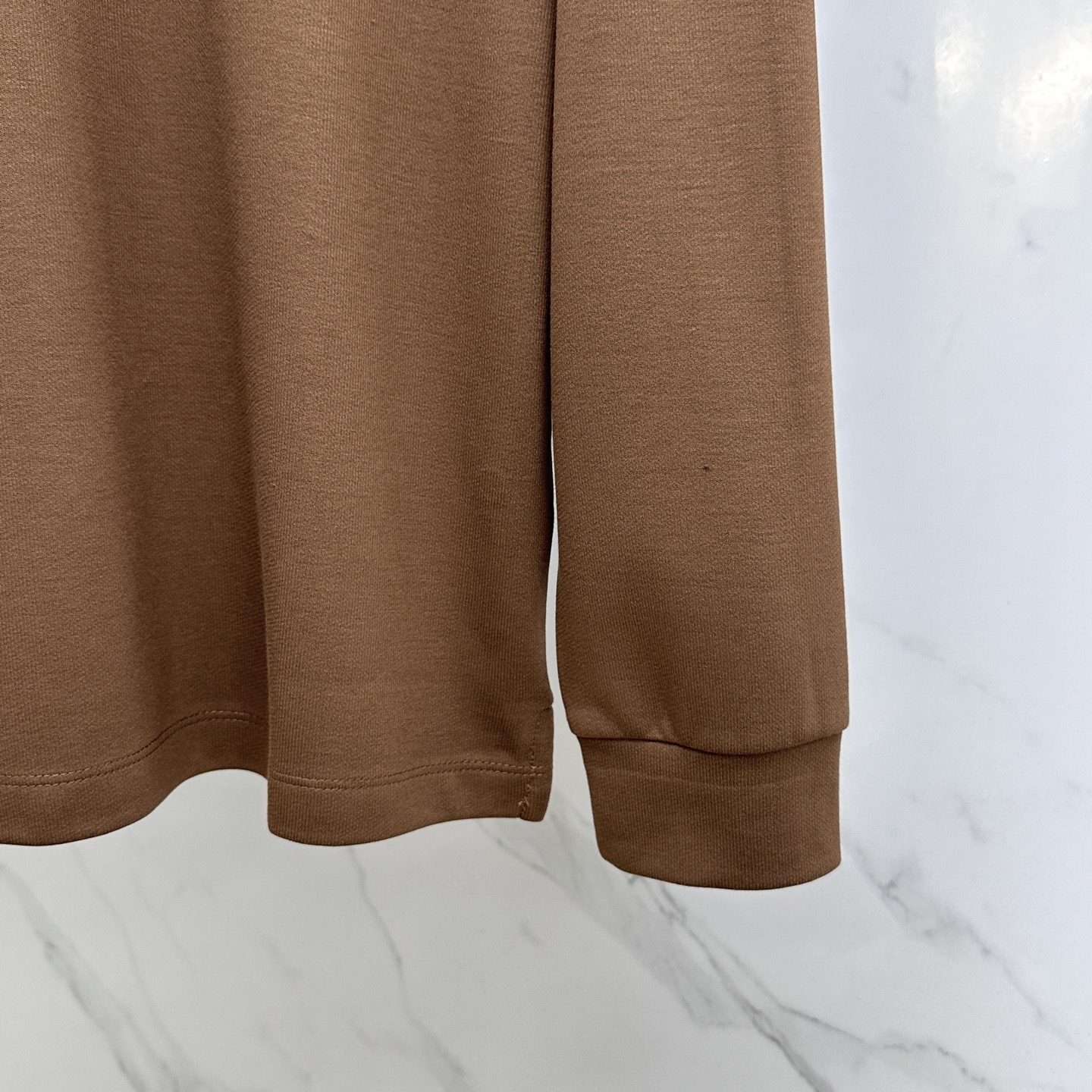 🆕lP🆕 简约都市2025早秋新款首发专柜最新款长袖圆领羊毛T恤 高端订制 设计前卫时尚！品牌logo工