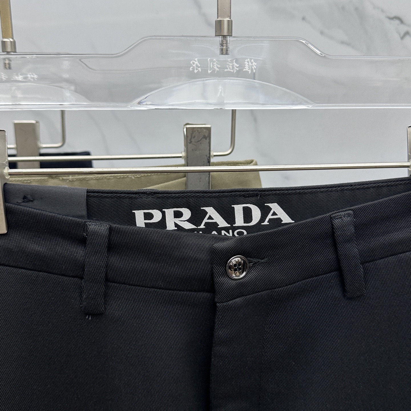 🆕Prada普拉达 2025早秋新品休闲裤西裤，官网同步发售，裤身工艺设计，进口客供辅料、面料定制，代工