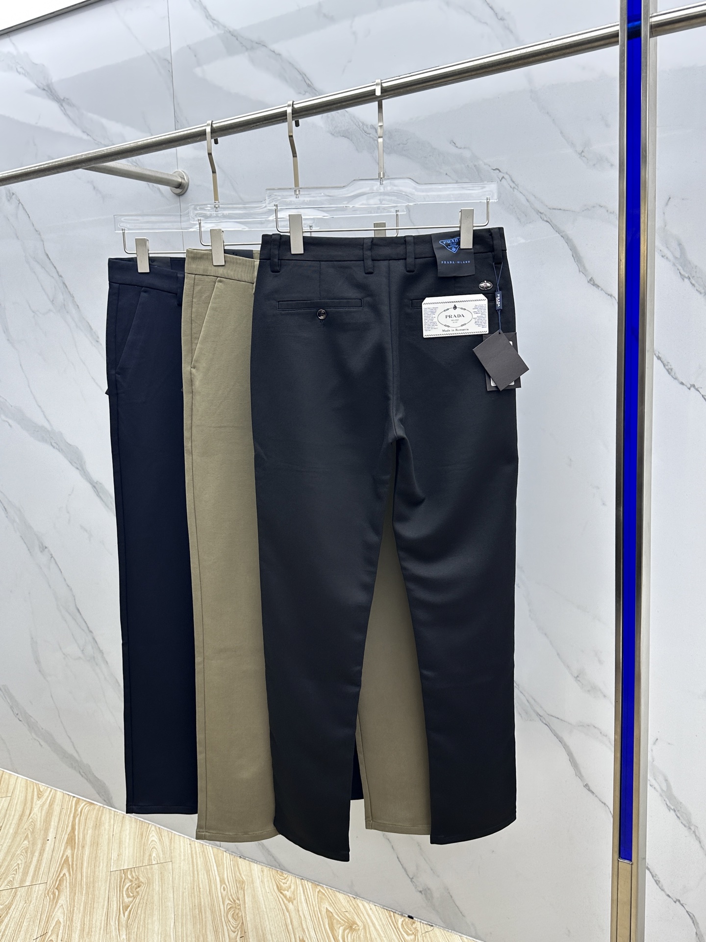 🆕Prada普拉达 2025早秋新品休闲裤西裤，官网同步发售，裤身工艺设计，进口客供辅料、面料定制，代工