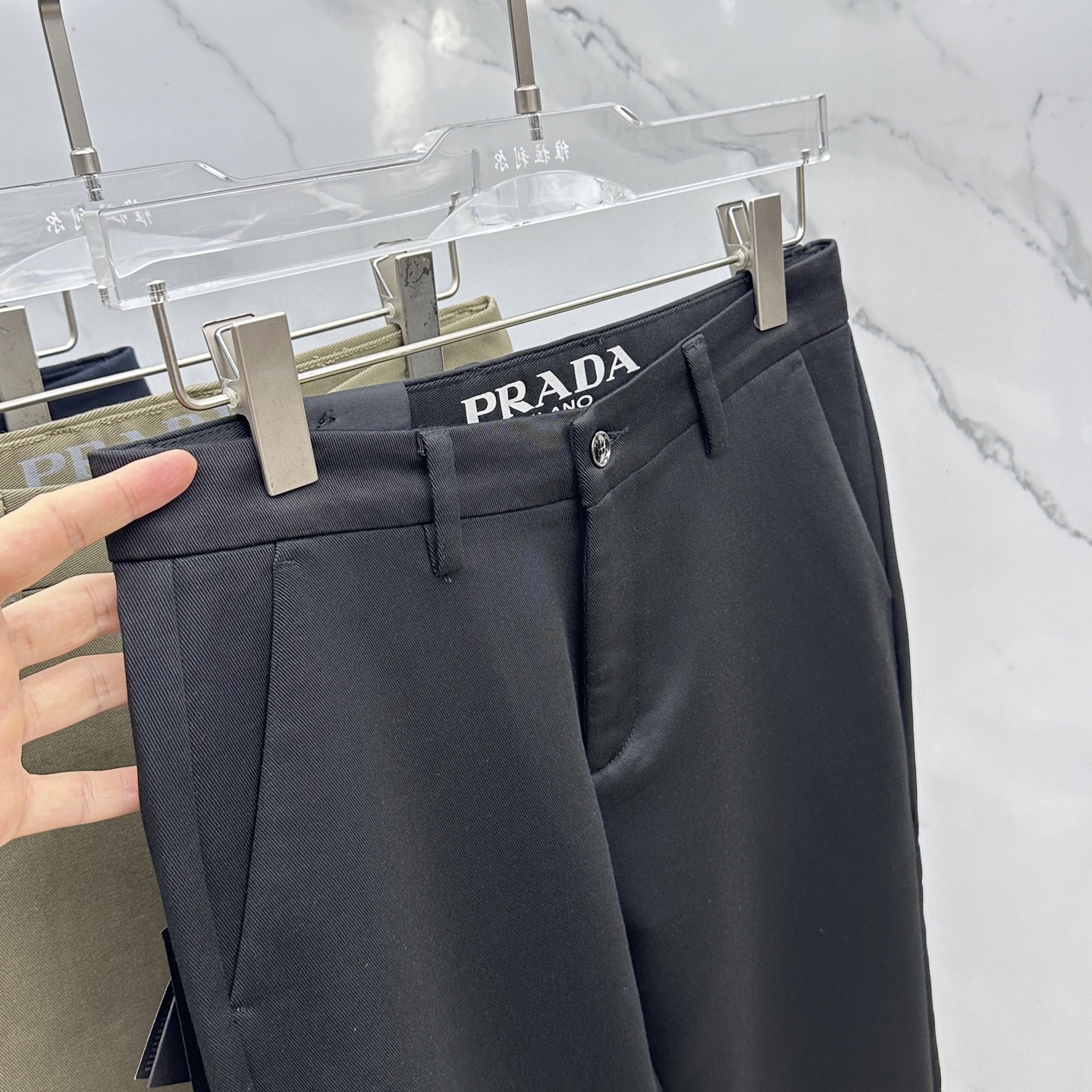 🆕Prada普拉达 2025早秋新品休闲裤西裤，官网同步发售，裤身工艺设计，进口客供辅料、面料定制，代工