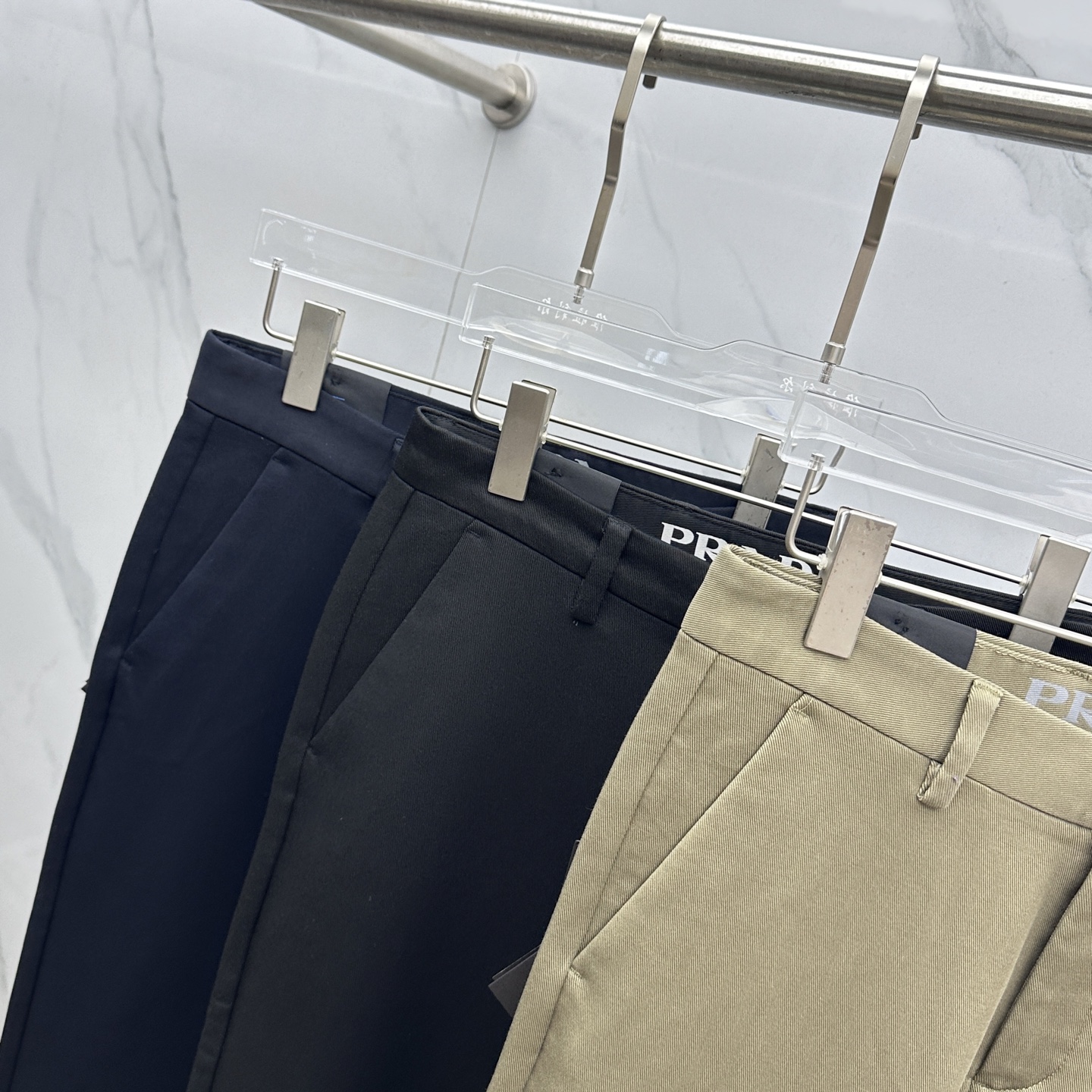 🆕Prada普拉达 2025早秋新品休闲裤西裤，官网同步发售，裤身工艺设计，进口客供辅料、面料定制，代工