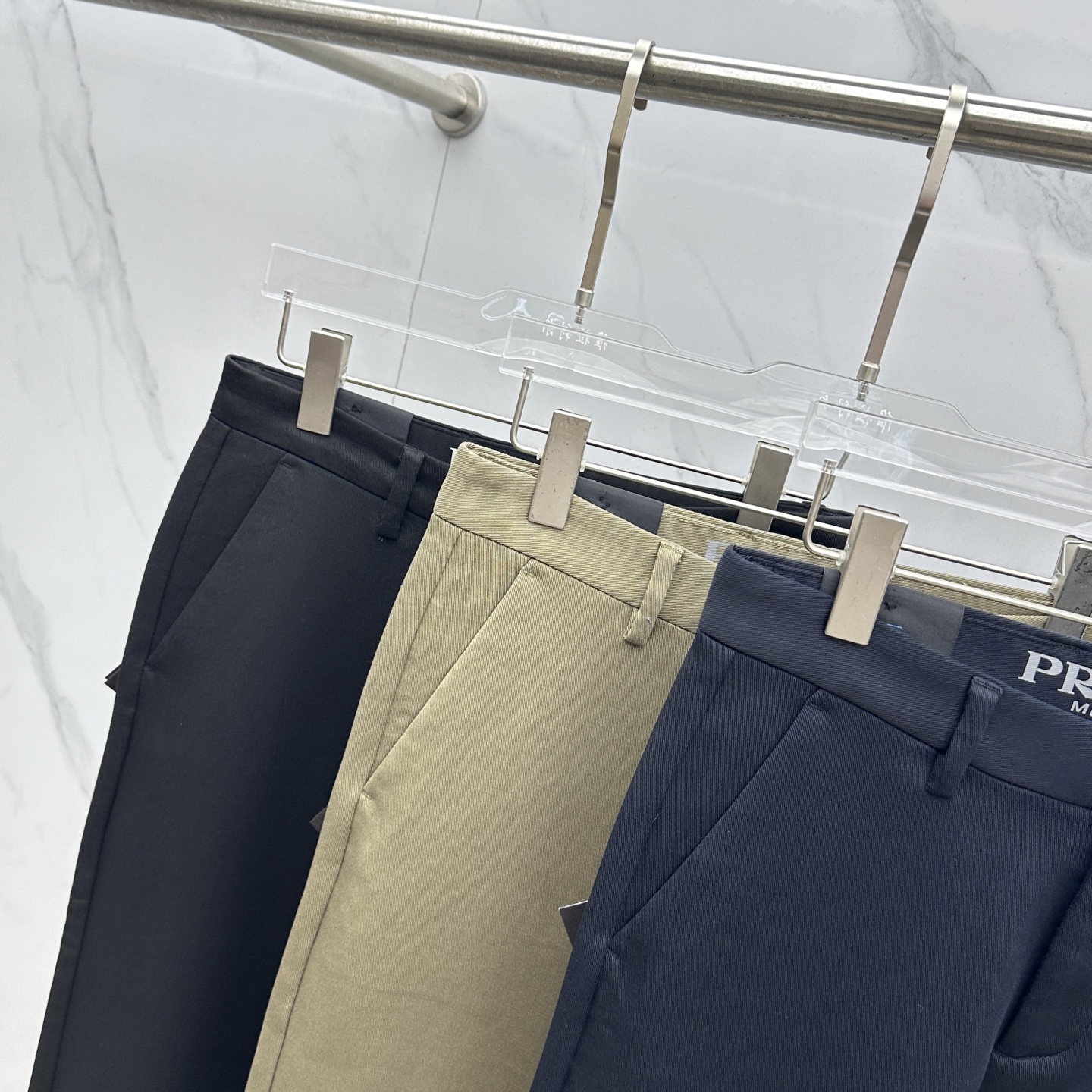 🆕Prada普拉达 2025早秋新品休闲裤西裤，官网同步发售，裤身工艺设计，进口客供辅料、面料定制，代工