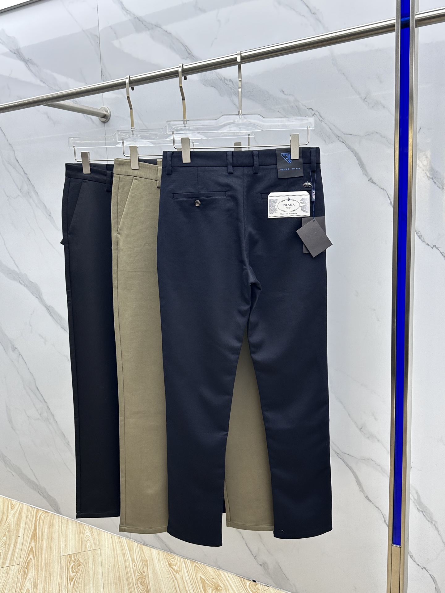 🆕Prada普拉达 2025早秋新品休闲裤西裤，官网同步发售，裤身工艺设计，进口客供辅料、面料定制，代工