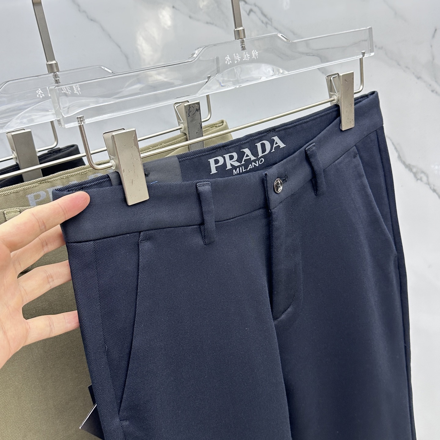 🆕Prada普拉达 2025早秋新品休闲裤西裤，官网同步发售，裤身工艺设计，进口客供辅料、面料定制，代工