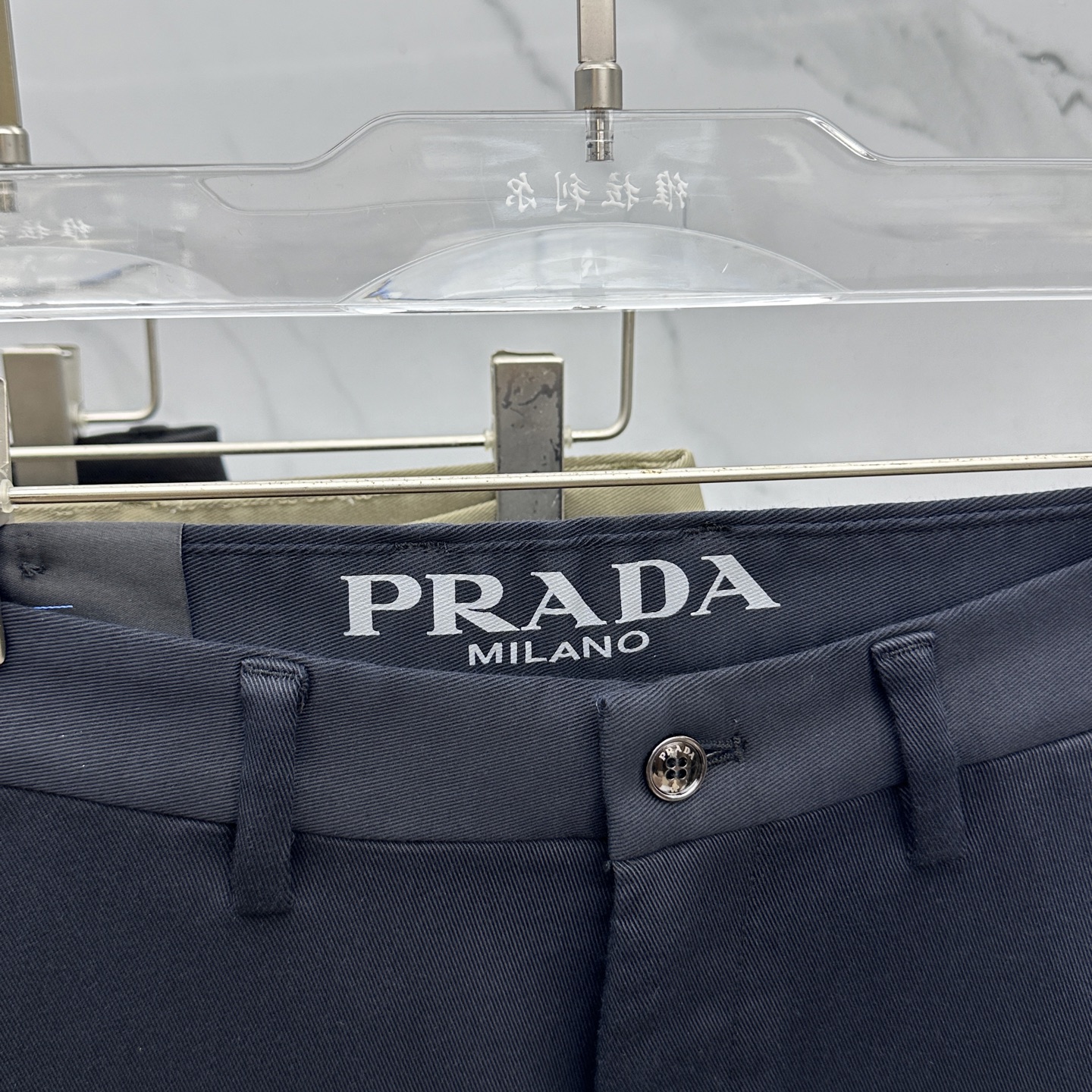 🆕Prada普拉达 2025早秋新品休闲裤西裤，官网同步发售，裤身工艺设计，进口客供辅料、面料定制，代工