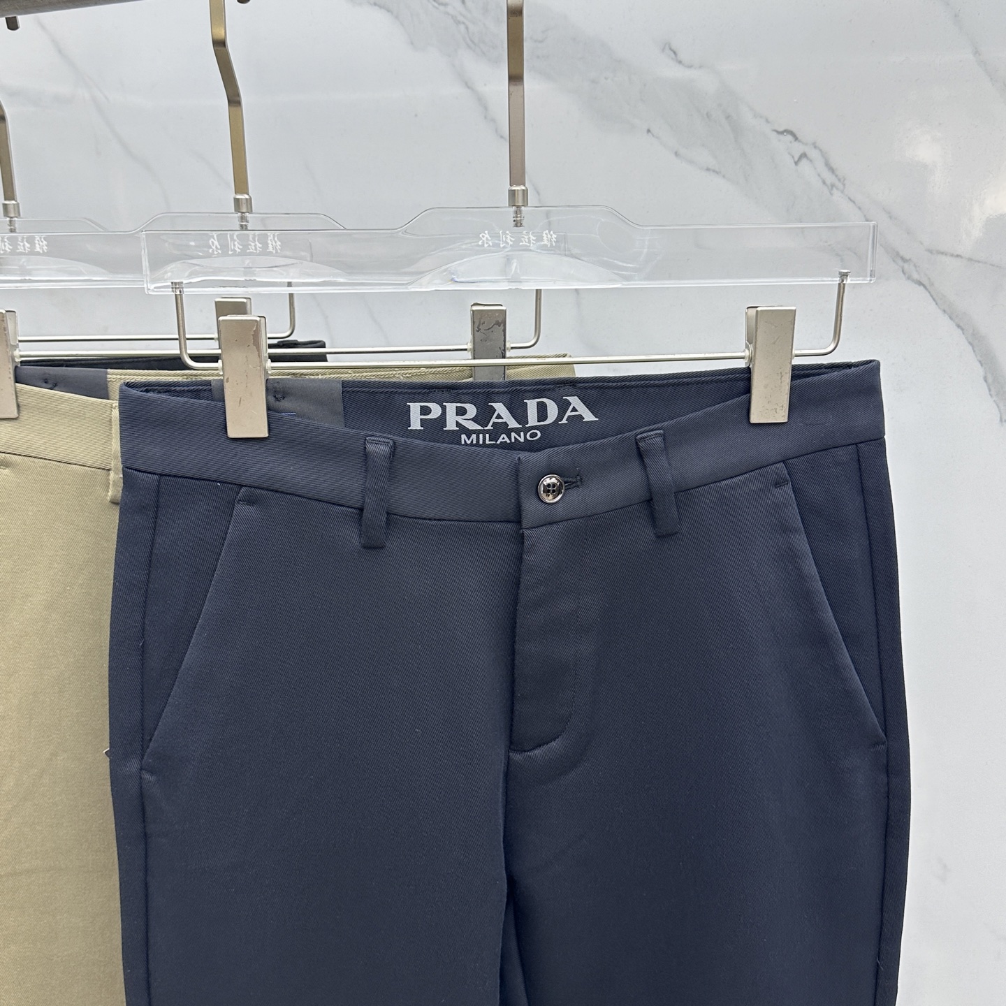 🆕Prada普拉达 2025早秋新品休闲裤西裤，官网同步发售，裤身工艺设计，进口客供辅料、面料定制，代工