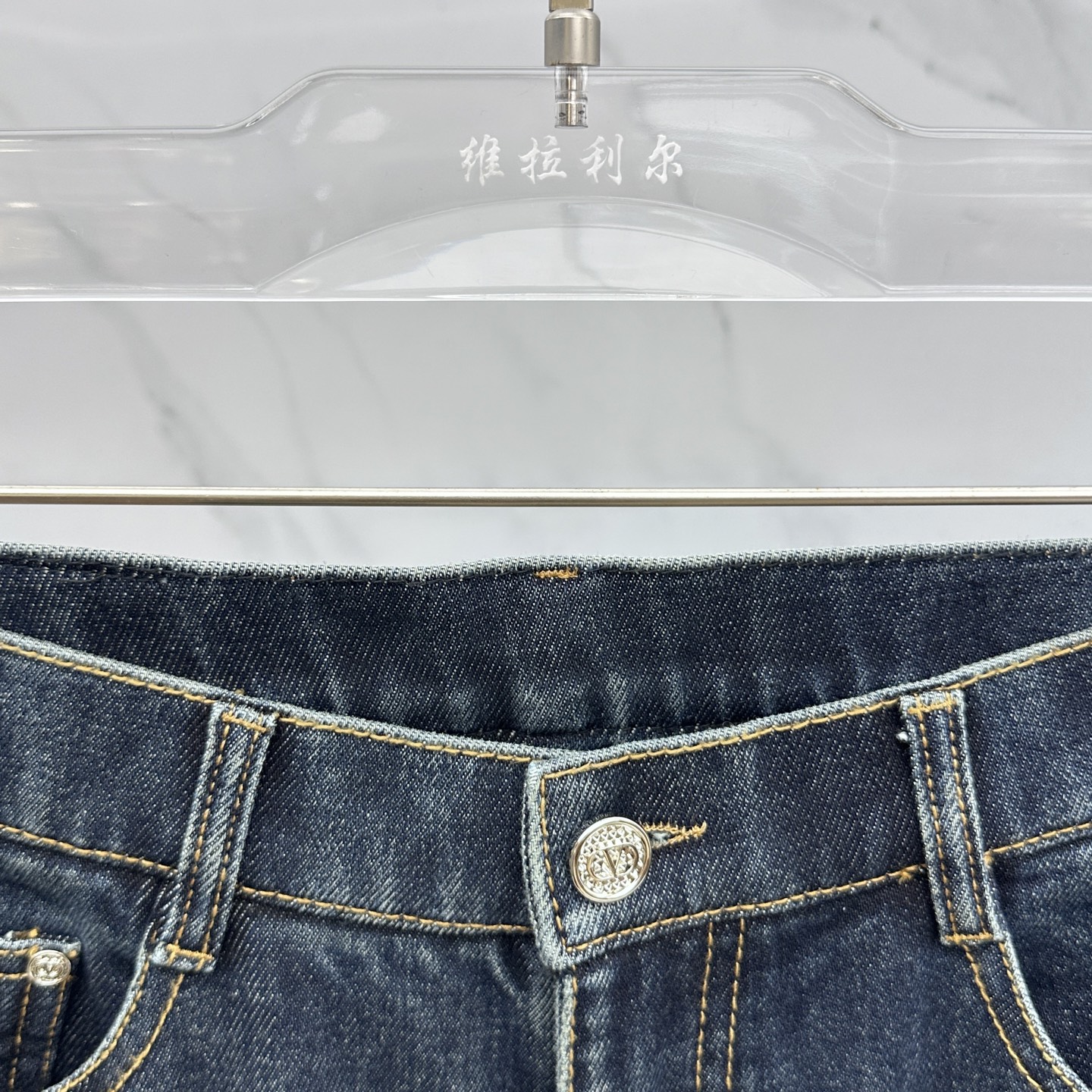 🆕VLTN华伦天奴 🔥高端定制、2025早春最新款牛仔裤 柜台同步发售 原版定制复刻 客供五金辅料 原单