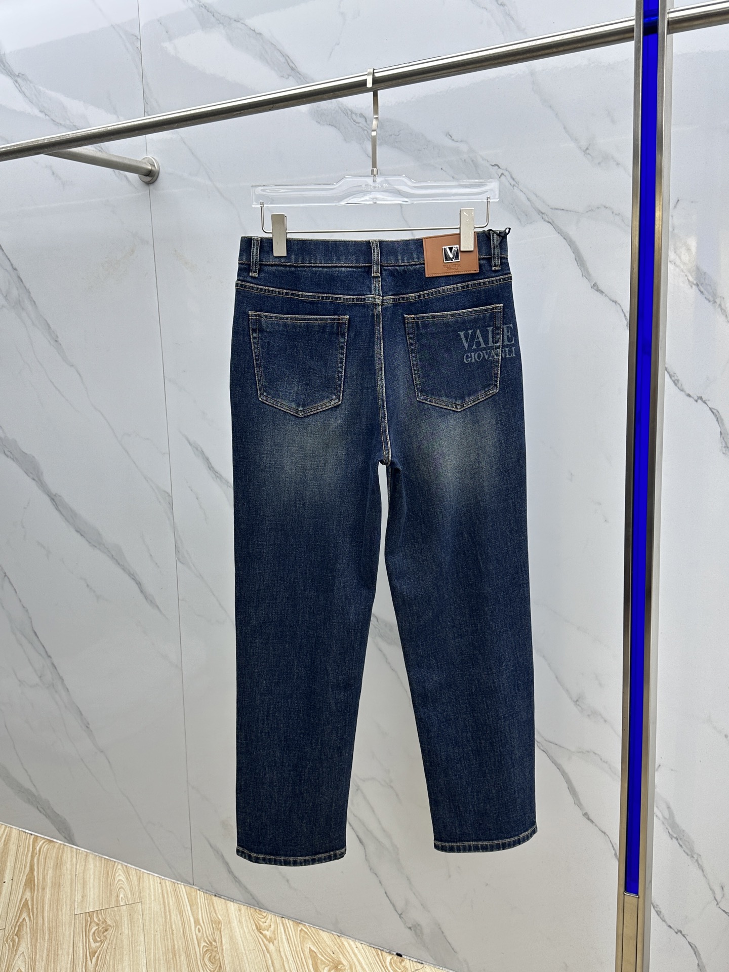 🆕VLTN华伦天奴 🔥高端定制、2025早春最新款牛仔裤 柜台同步发售 原版定制复刻 客供五金辅料 原单