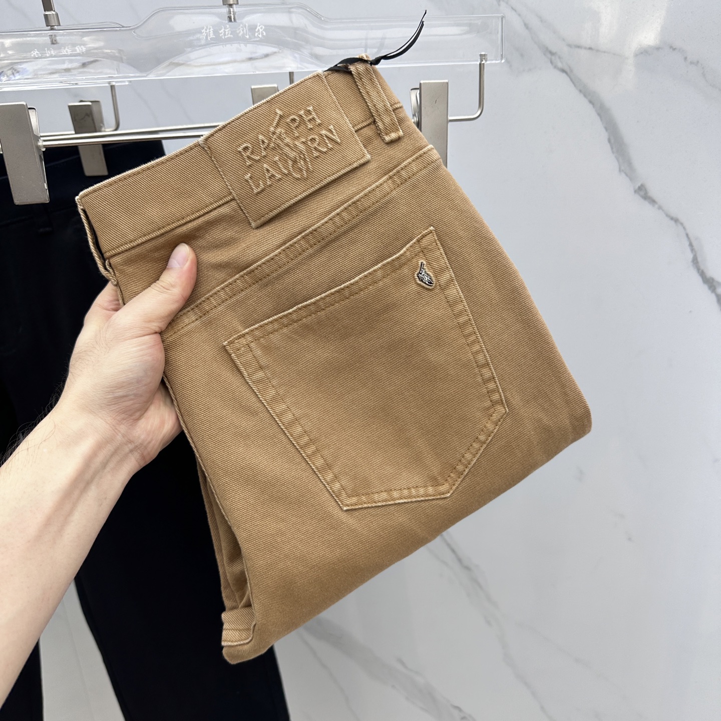 NO:539705,Luff Lauren High-end customization, the latest jeans in early spring 2025 are released simultaneously on the counter. Original custom reproduction. Customer-supplied hardware and accessories. Original quality. Imported fixed-color denim fabric. Heavy industry washing. Fine workmanship and excellent upper body!  Preferred single product produced by A11, 29-38, 37, jeans, alexander wang19860909拉夫劳伦 高端定制、2025早春最新款牛仔裤 柜台同步发售 原版定制复刻 客供五金辅料 原单品质 进口固色牛仔面料 重工洗水 做工走线精细 上身绝佳！优选单品 A11出品 码数29-38无37,,jeans,alexander wang,Men's clothing