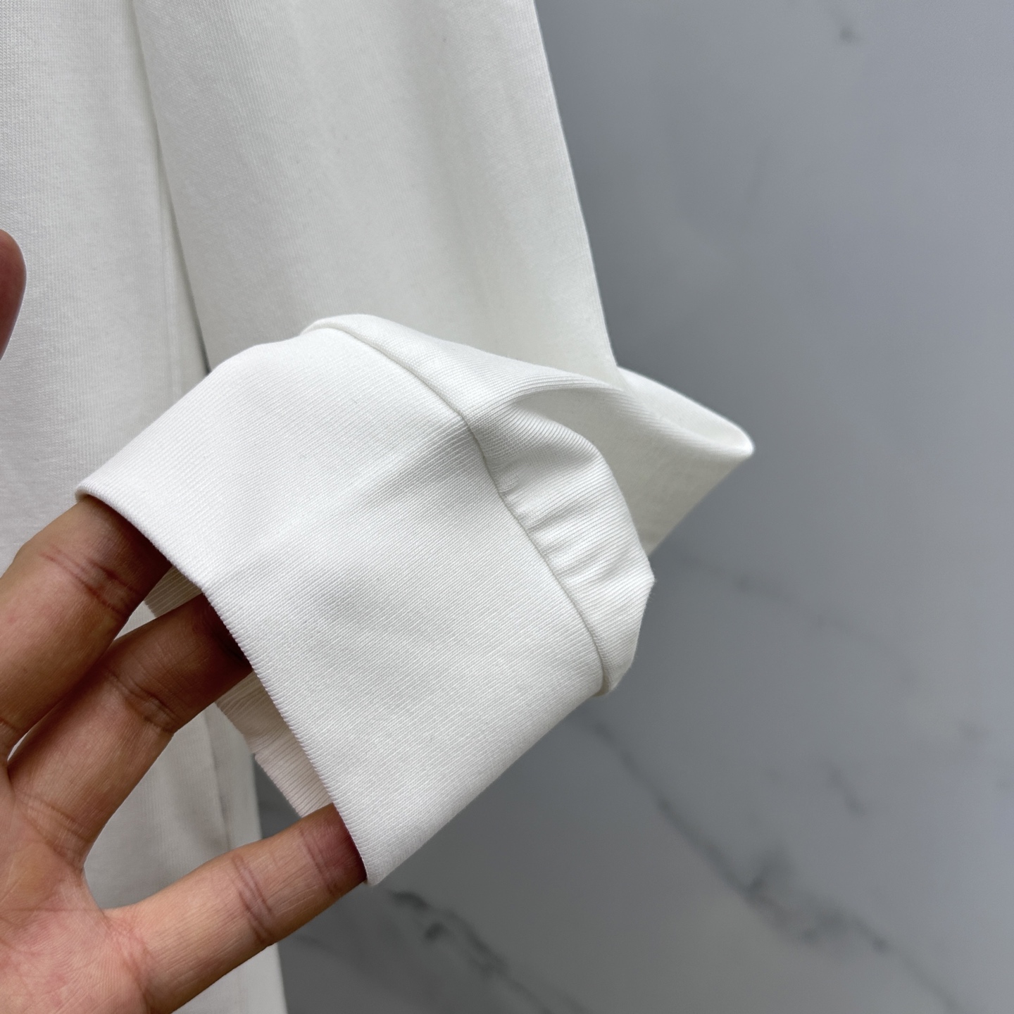 🆕Burberry巴宝莉 2025SS早秋新款胸前格子口袋标识长袖T恤，基础款推荐！百搭战神！胸前格子口