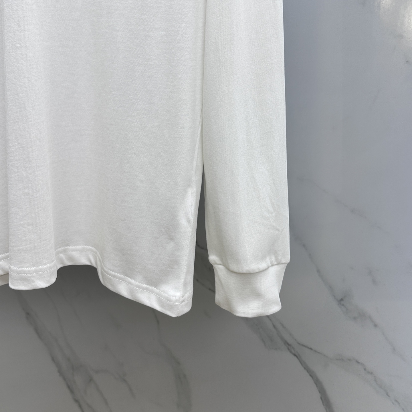 🆕Burberry巴宝莉 2025SS早秋新款胸前格子口袋标识长袖T恤，基础款推荐！百搭战神！胸前格子口