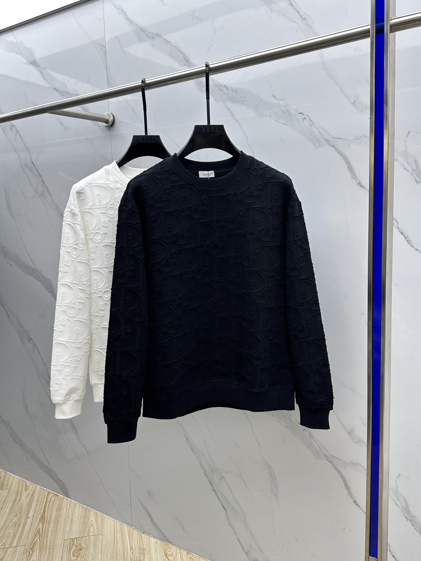 NO:566024,Dior Dior 25Ss latest autumn and winter popular sweatshirt, full width laser burnt top-quality customized fabric, soft and skin-friendly, suitable for couples of both men and women, comfortable to wear, suitable for all body types. Durable and easy to care for, eye-catching and fashionable, can become the focus no matter where you go. hei Size S- XL,, dior, dior, hoodie, sweatshirts, alexander wang19860909Dior迪奥 25Ss最新秋冬爆款卫衣,全幅激光烧花顶级定制面料松柔亲肤感极佳,男女同款情侣穿搭、穿着舒适,适合各种身材. 耐穿且易于打理,既抢眼又富有时尚感,无论走到哪里,都能成为焦点.hei 码数S- XL,,dior,dior,hoodie,sweatshirts,alexander wang,Men's clothing