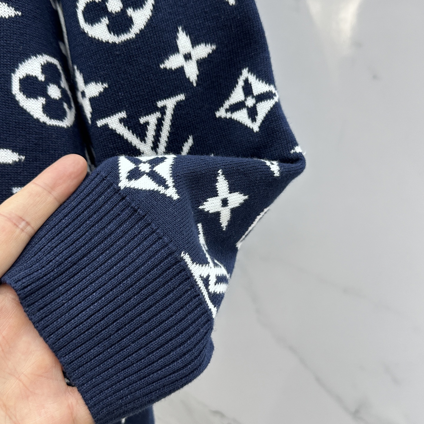 🆕LV路易威登 2025秋冬新款针织羊毛衫 高品质意大利进口羊毛混纺面料，高密度针织，时尚百搭毛衣，帅气