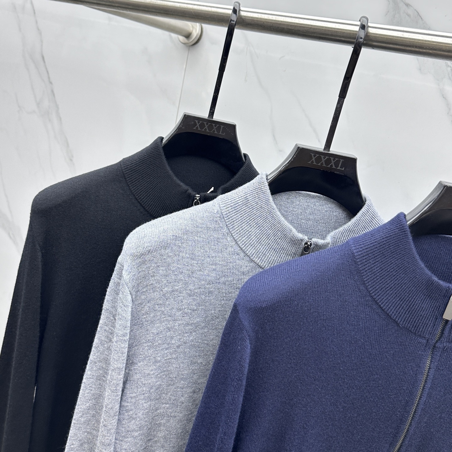 🆕Burberry巴宝莉 半拉链针织衫，男士半拉链立领针织衫，质感上新，暖意随行。马术骑士徽标刺绣。精选