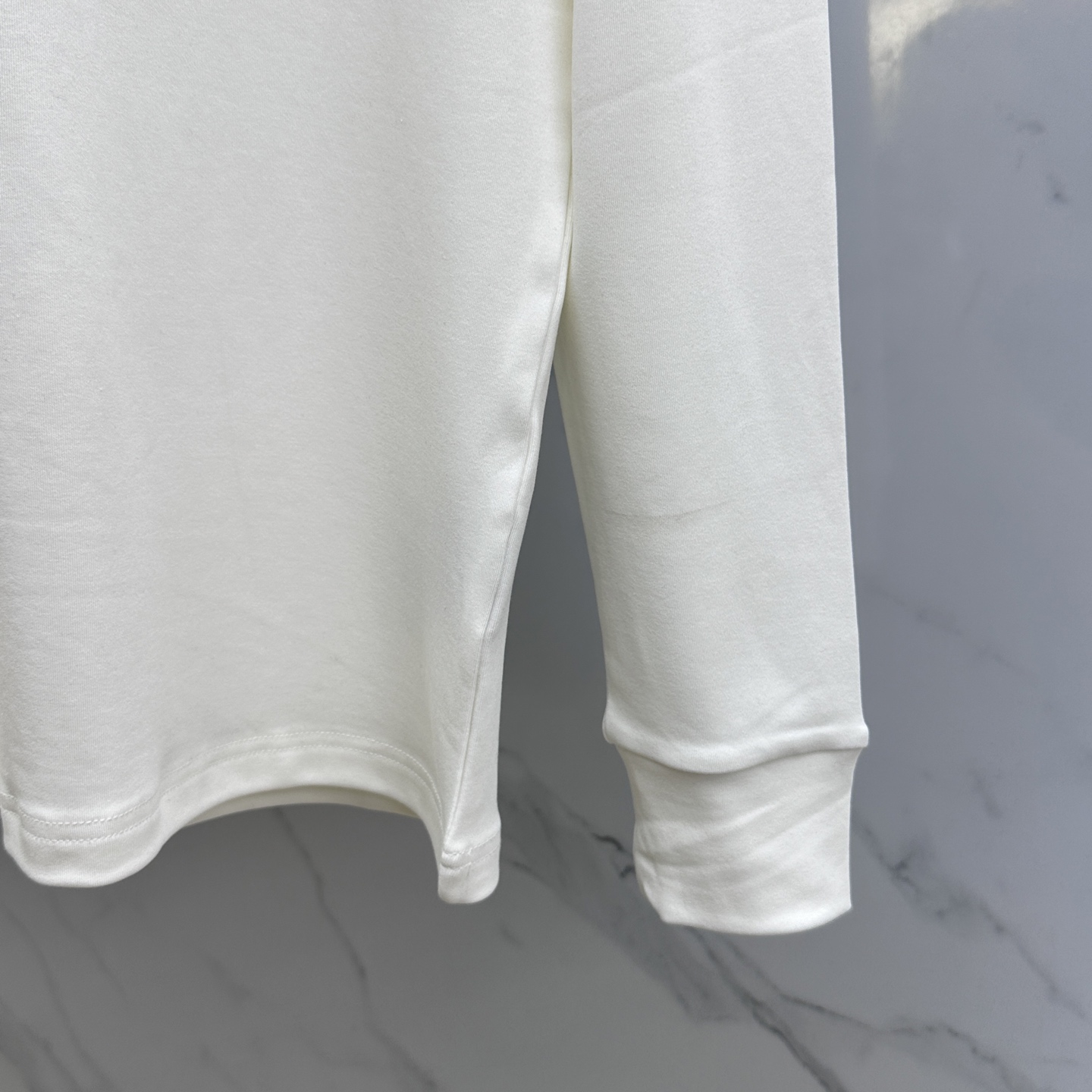 🆕YSL 圣罗兰 25FW秋冬新款 立体刺绣男士衫#把重心都放在了面料上，表面清晰可见的细格肌理，足以凸