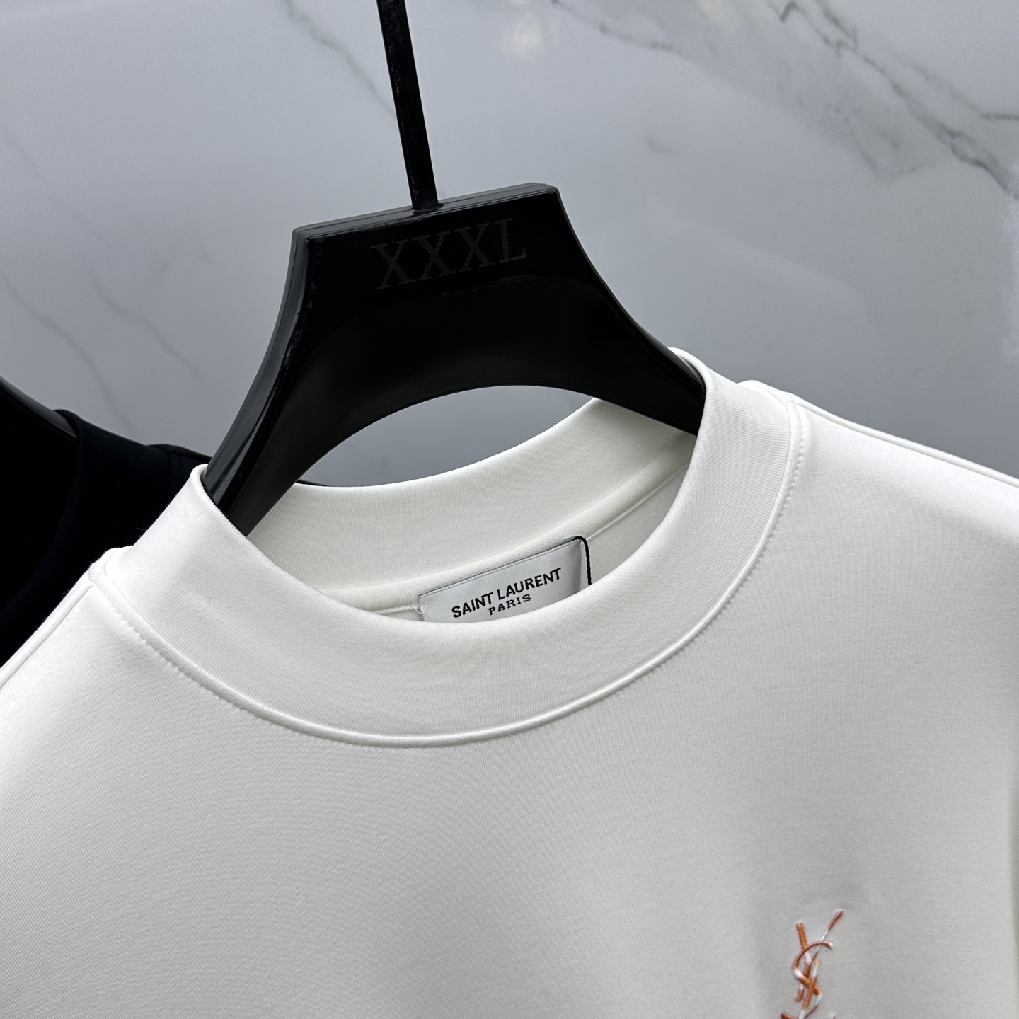 🆕YSL 圣罗兰 25FW秋冬新款 立体刺绣男士衫#把重心都放在了面料上，表面清晰可见的细格肌理，足以凸