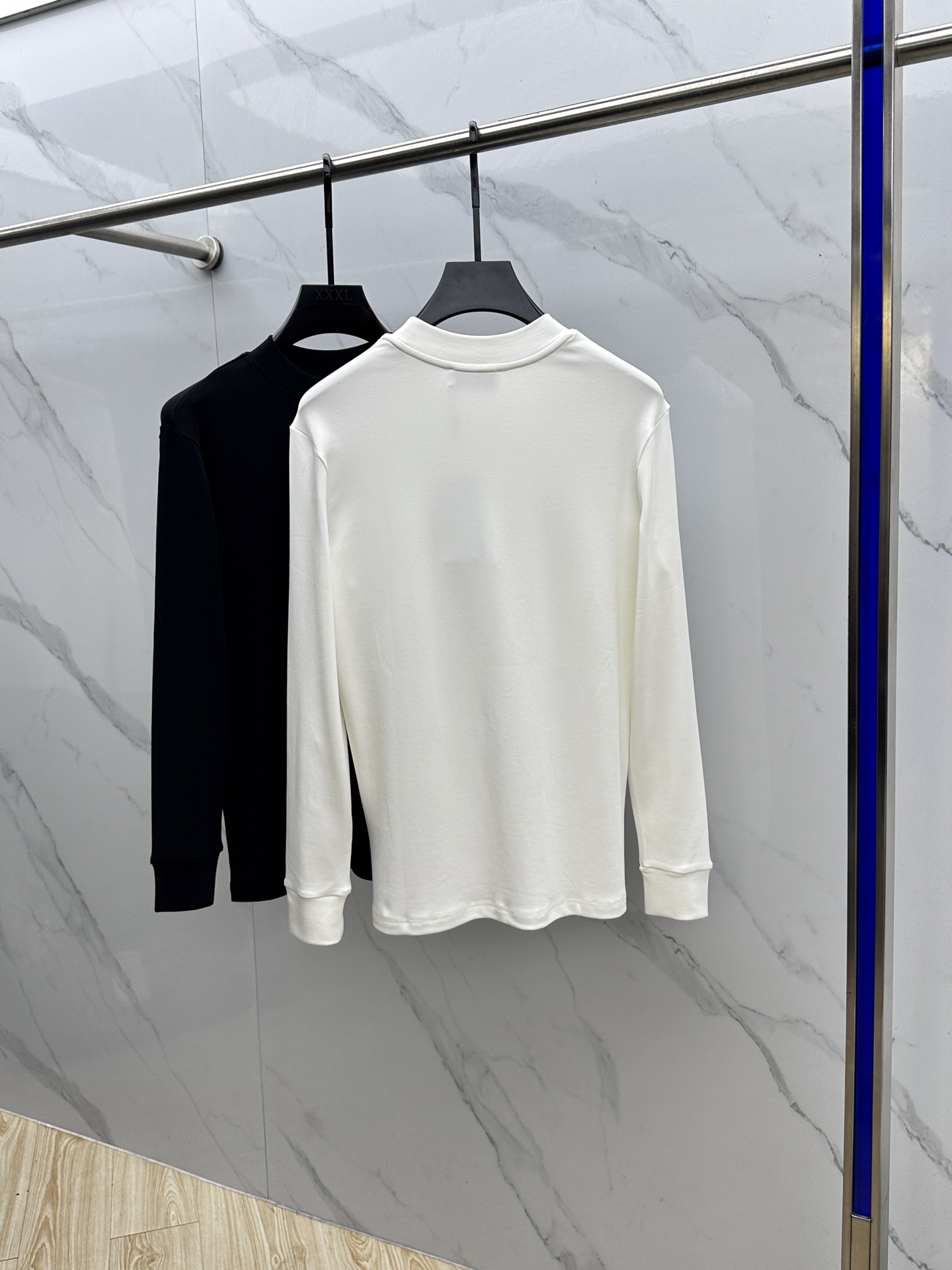 🆕YSL 圣罗兰 25FW秋冬新款 立体刺绣男士衫#把重心都放在了面料上，表面清晰可见的细格肌理，足以凸