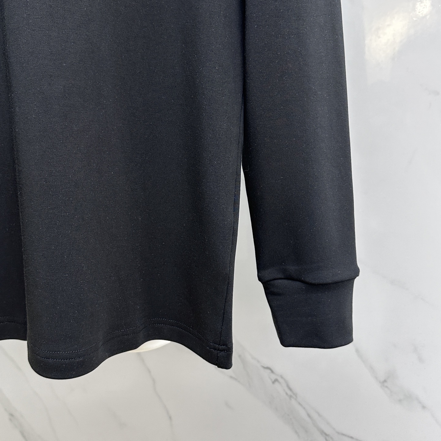 🆕YSL 圣罗兰 25FW秋冬新款 立体刺绣男士衫#把重心都放在了面料上，表面清晰可见的细格肌理，足以凸