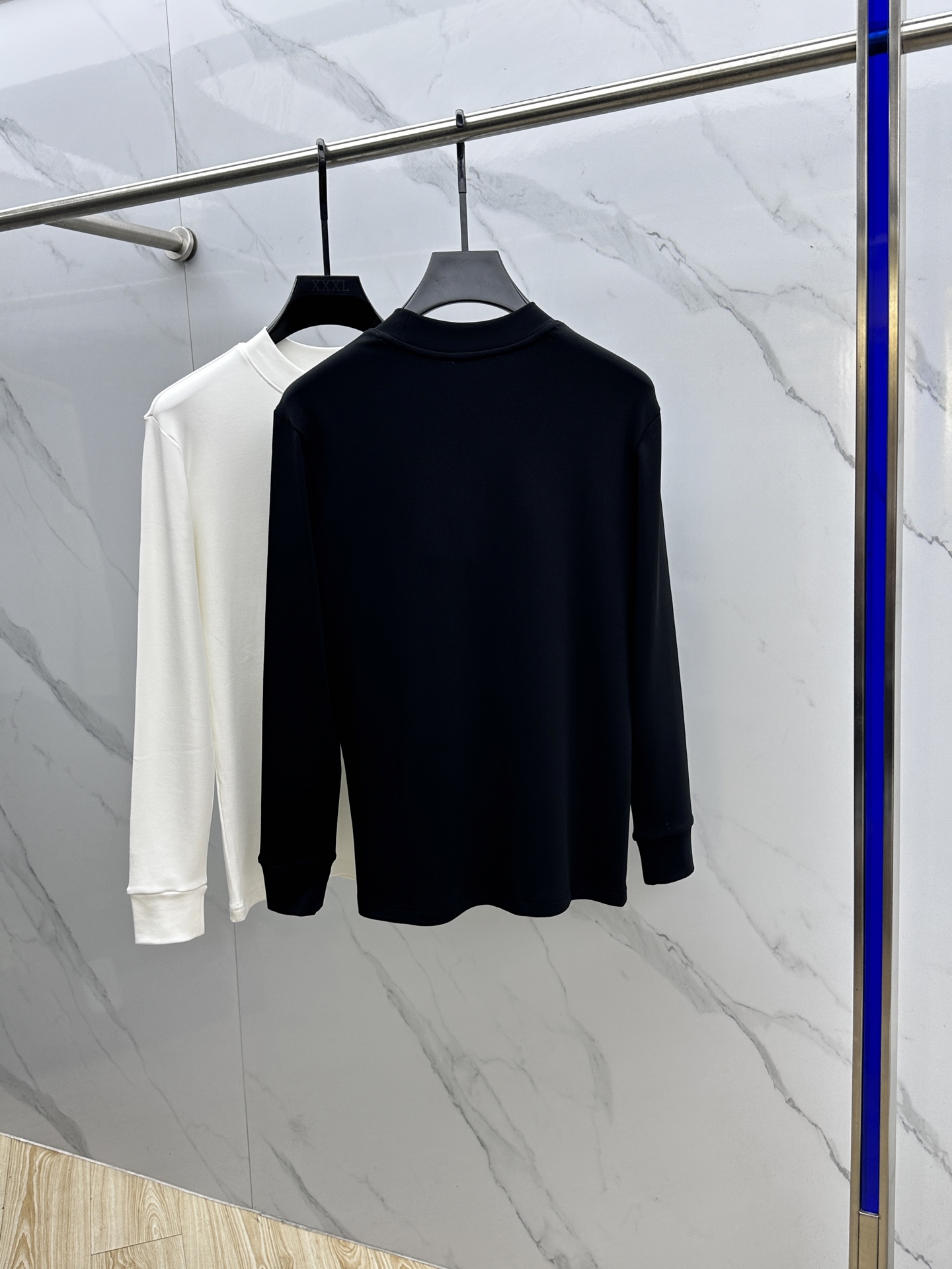 🆕YSL 圣罗兰 25FW秋冬新款 立体刺绣男士衫#把重心都放在了面料上，表面清晰可见的细格肌理，足以凸