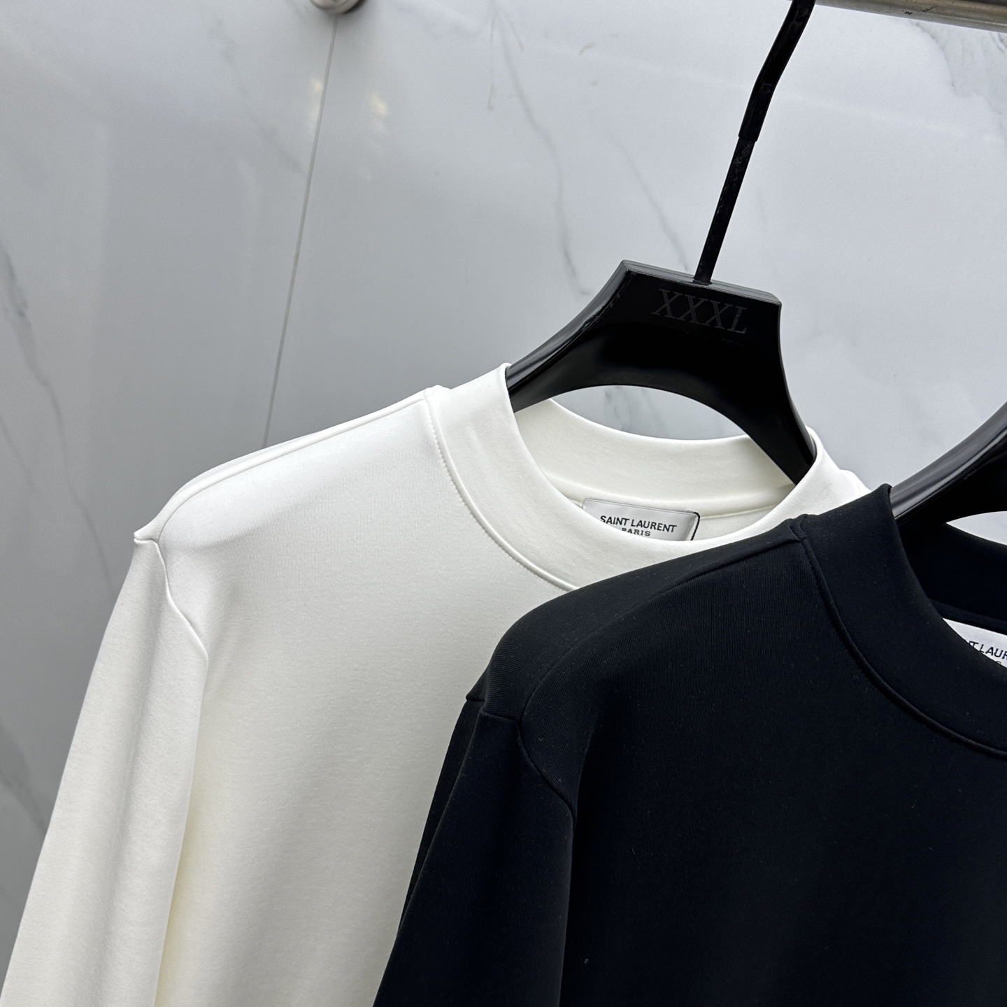 🆕YSL 圣罗兰 25FW秋冬新款 立体刺绣男士衫#把重心都放在了面料上，表面清晰可见的细格肌理，足以凸