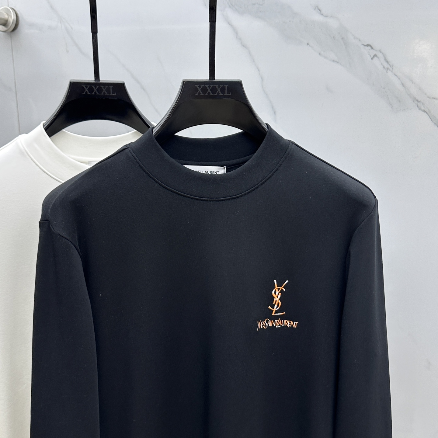 🆕YSL 圣罗兰 25FW秋冬新款 立体刺绣男士衫#把重心都放在了面料上，表面清晰可见的细格肌理，足以凸