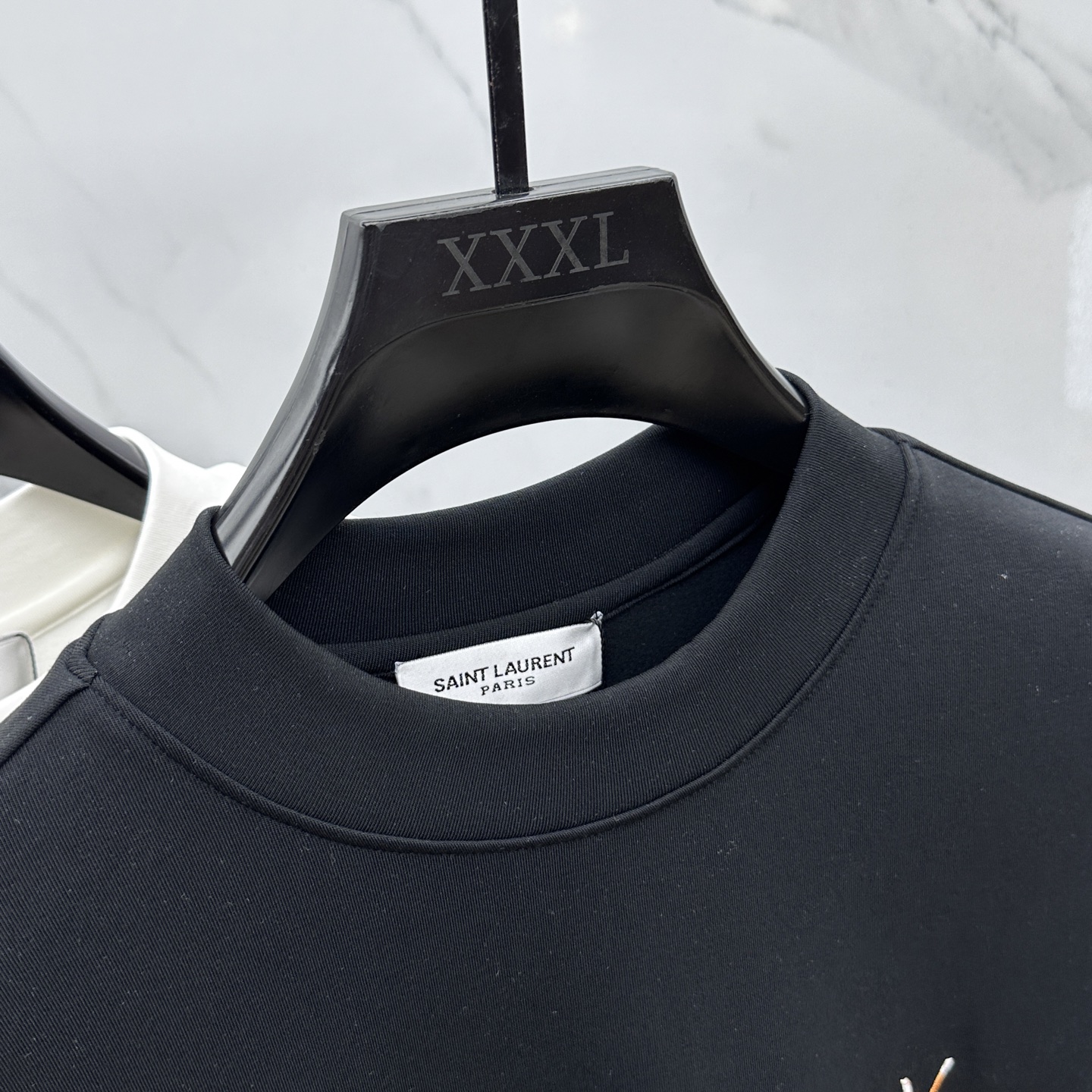 🆕YSL 圣罗兰 25FW秋冬新款 立体刺绣男士衫#把重心都放在了面料上，表面清晰可见的细格肌理，足以凸