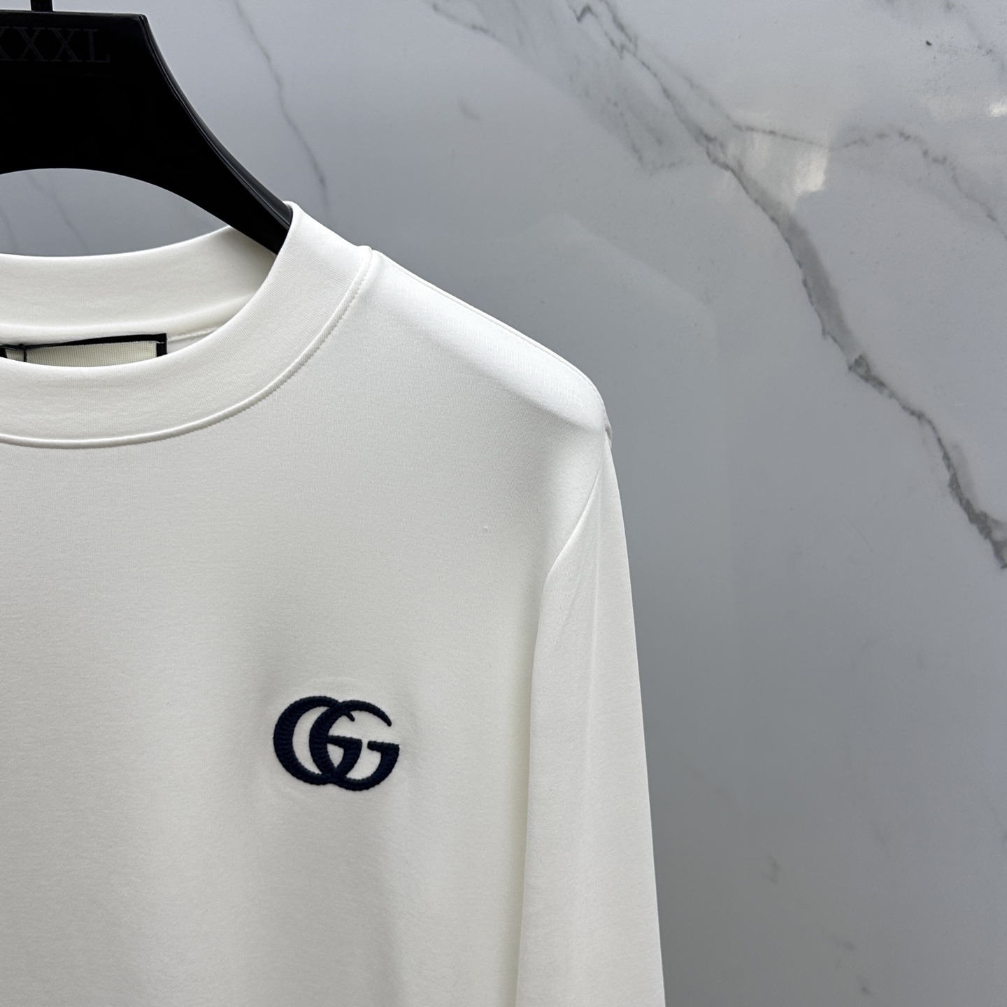 🆕GUCCI古驰 25FW秋冬新款 立体刺绣男士衫#把重心都放在了面料上，表面清晰可见的细格肌理，足以凸