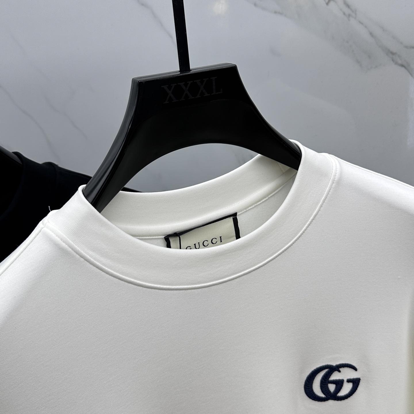 🆕GUCCI古驰 25FW秋冬新款 立体刺绣男士衫#把重心都放在了面料上，表面清晰可见的细格肌理，足以凸