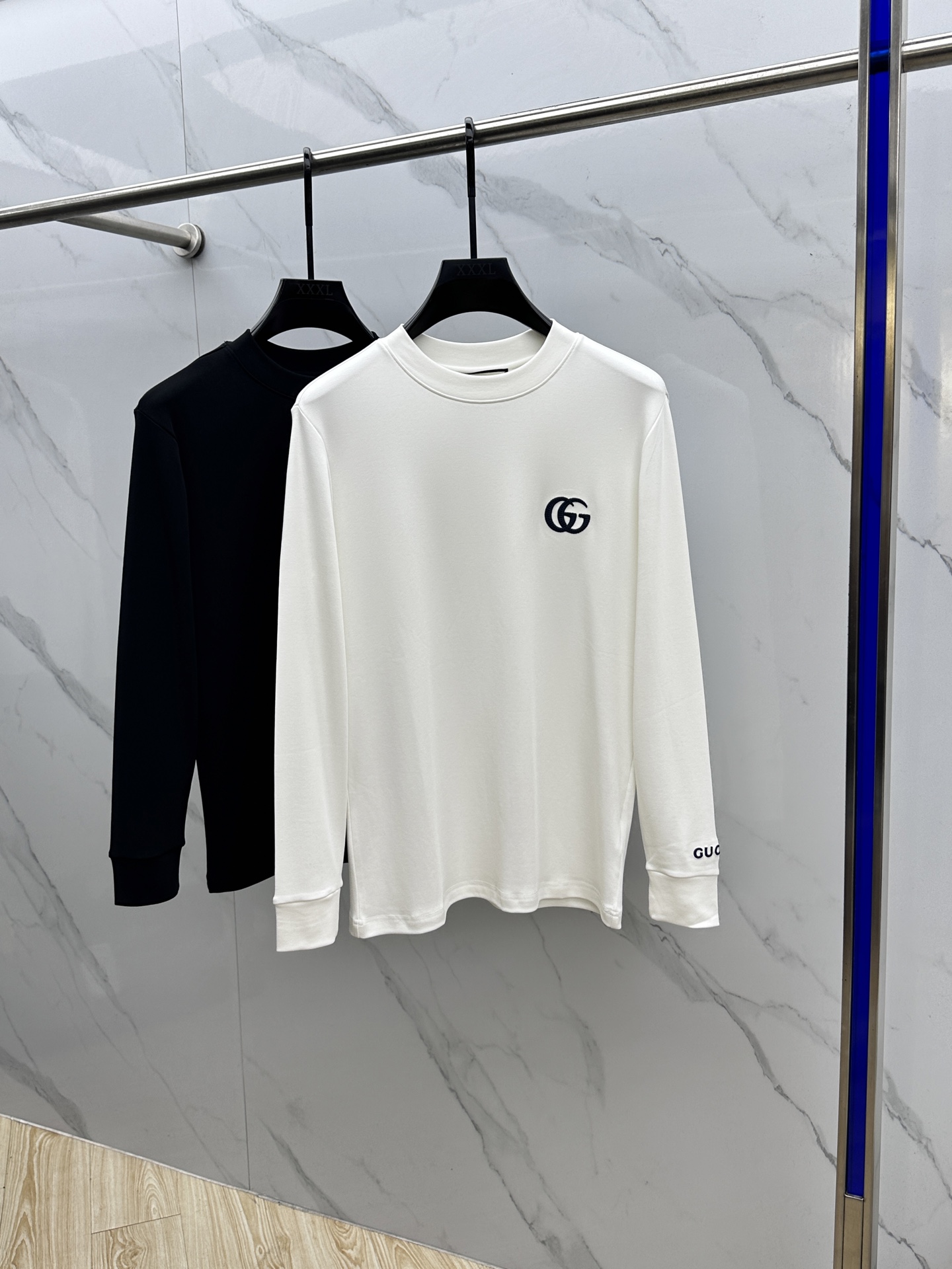 🆕GUCCI古驰 25FW秋冬新款 立体刺绣男士衫#把重心都放在了面料上，表面清晰可见的细格肌理，足以凸