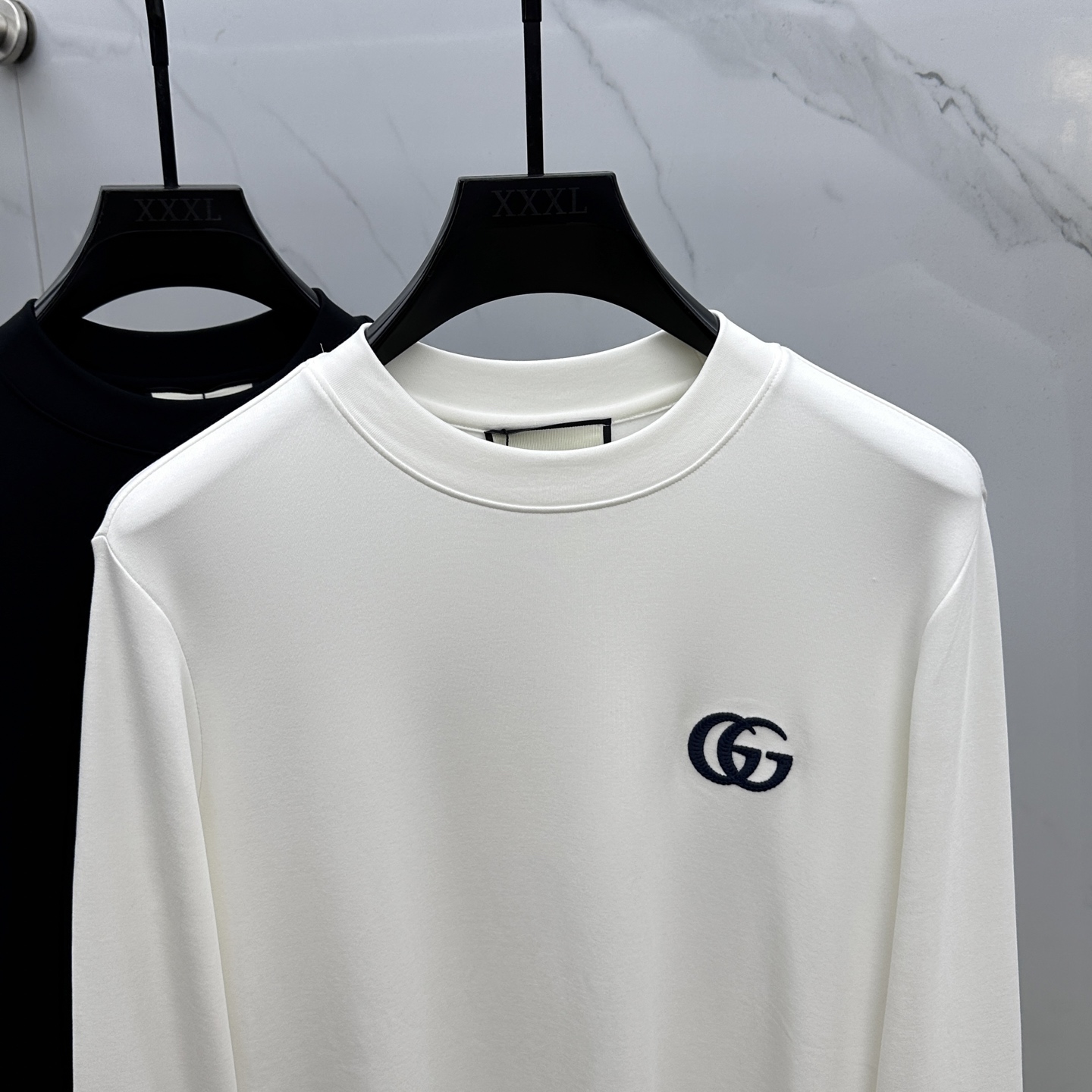 🆕GUCCI古驰 25FW秋冬新款 立体刺绣男士衫#把重心都放在了面料上，表面清晰可见的细格肌理，足以凸