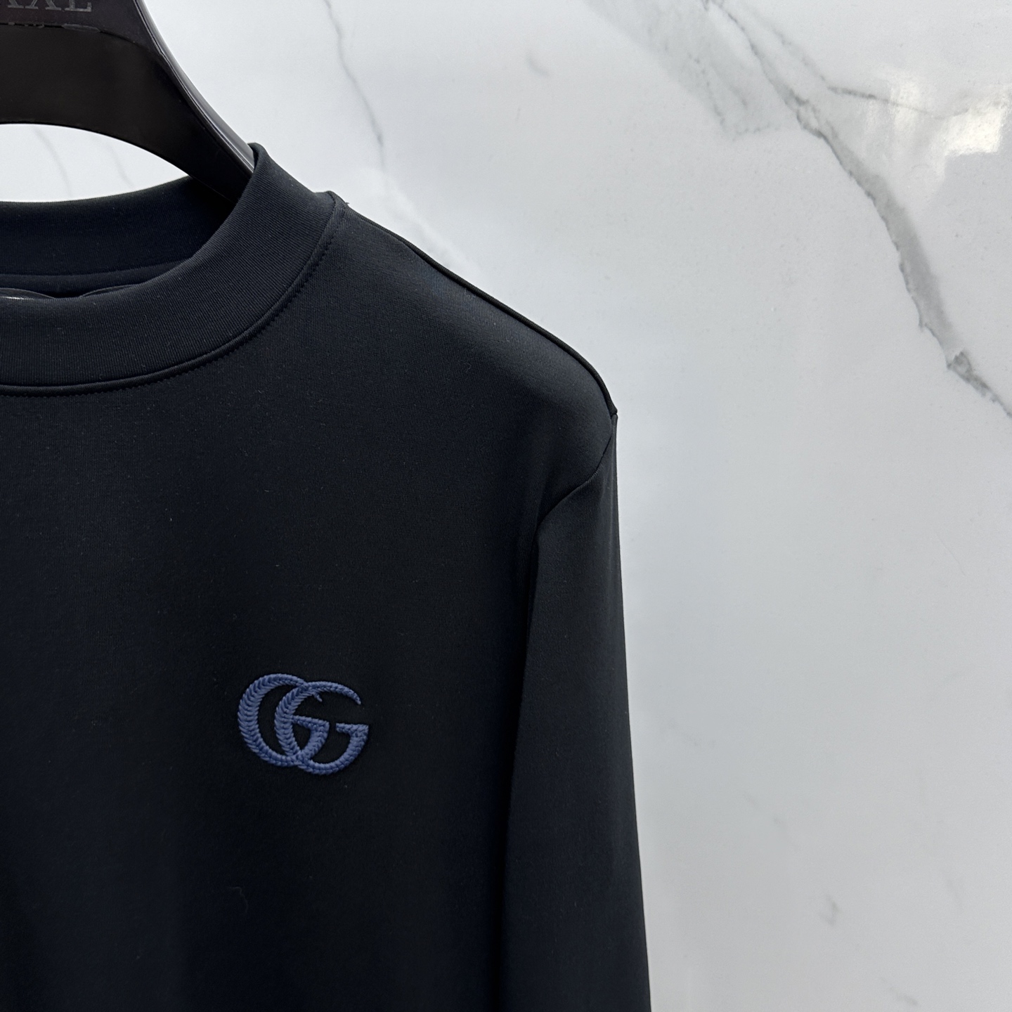 🆕GUCCI古驰 25FW秋冬新款 立体刺绣男士衫#把重心都放在了面料上，表面清晰可见的细格肌理，足以凸