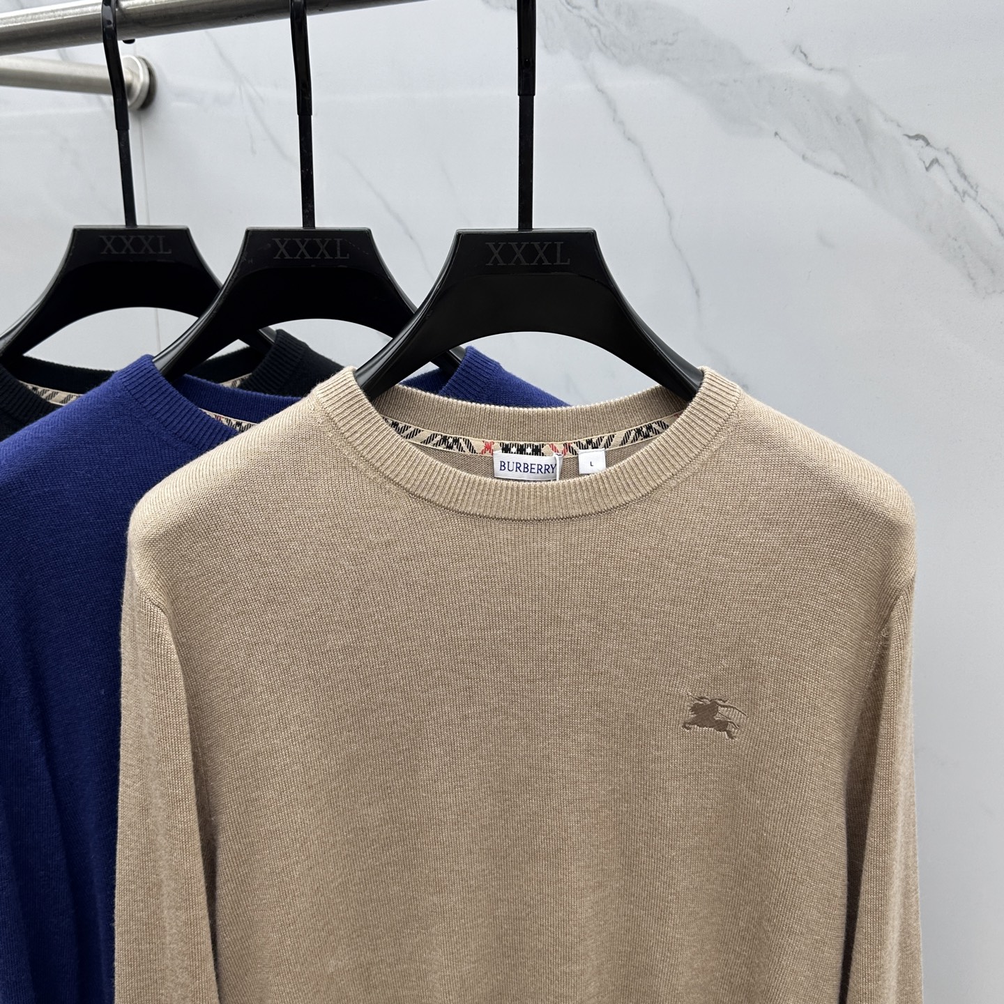 🆕Burberry 巴宝莉 2025ss秋季最新品，同步有售，原单狠货，时尚休闲圆领长袖针织衫，采用进口