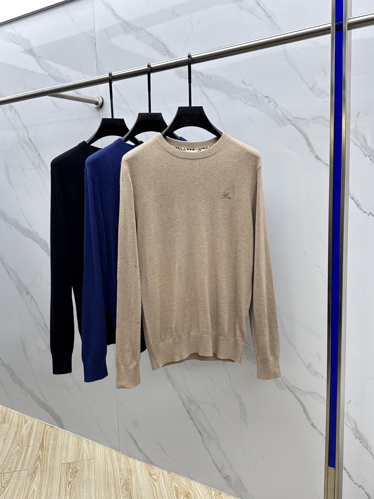 🆕Burberry 巴宝莉 2025ss秋季最新品，同步有售，原单狠货，时尚休闲圆领长袖针织衫，采用进口