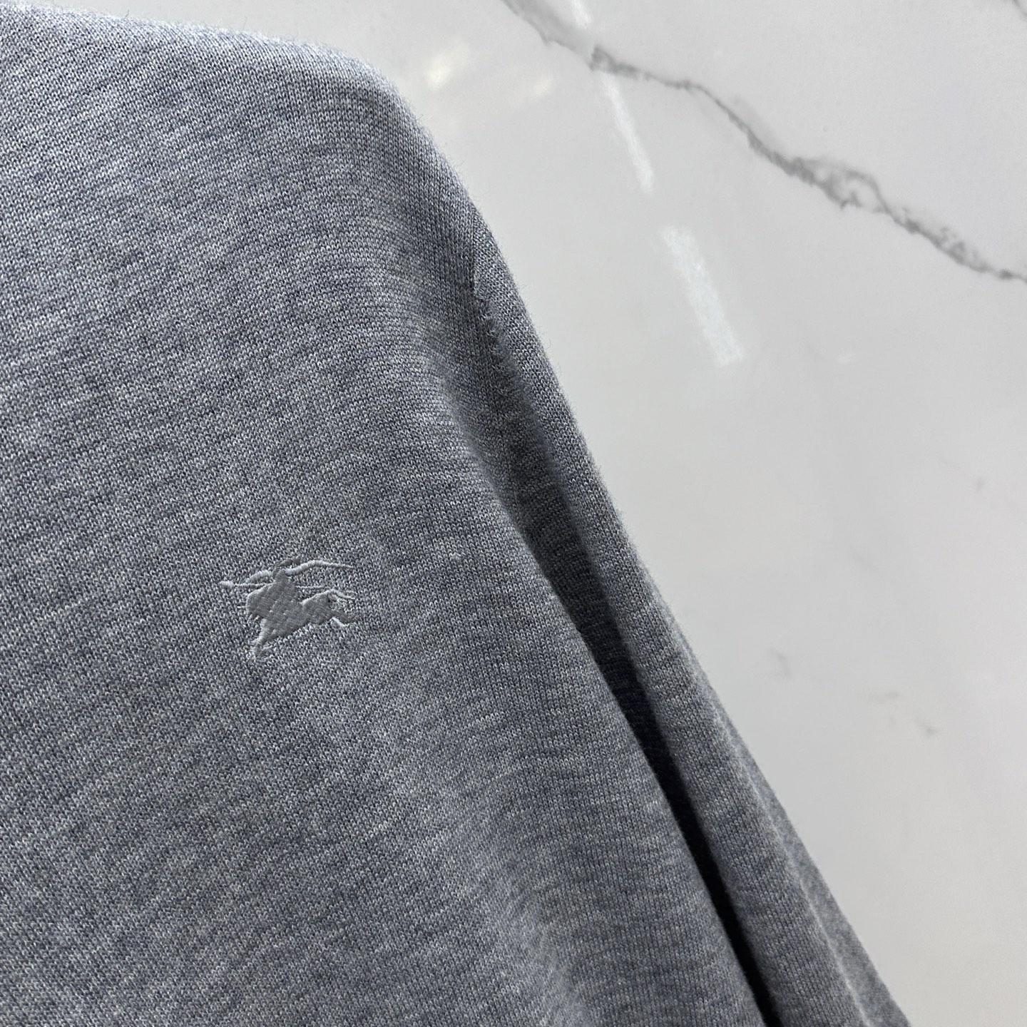 🆕Burberry 巴宝莉 2025ss秋季最新品，同步有售，原单狠货，时尚休闲圆领长袖针织衫，采用进口