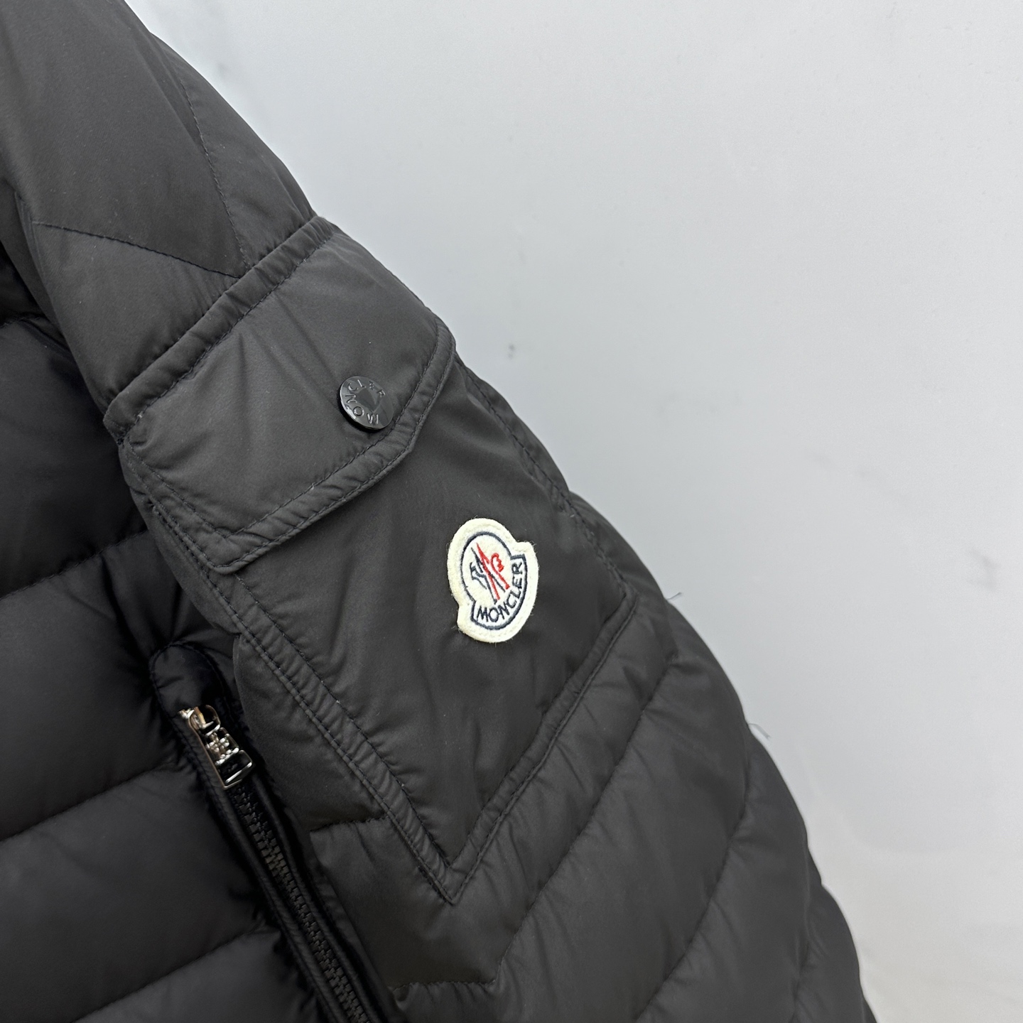 。🆕Moncler蒙口 羽绒服2025最新款时尚设计师款羽绒外套.（连帽不可可拆卸）处处细节显工艺足够的