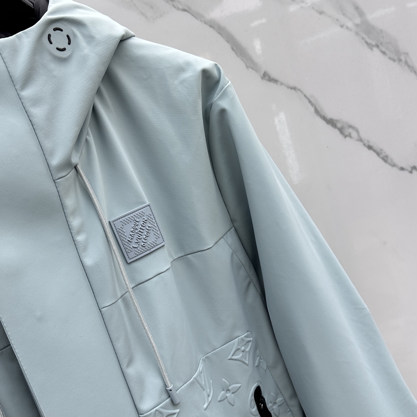 。 🆕LV路易威登 羽绒服2025最新款时尚设计师款羽绒外套.（连帽不可拆卸）处处细节显工艺足够的高级 