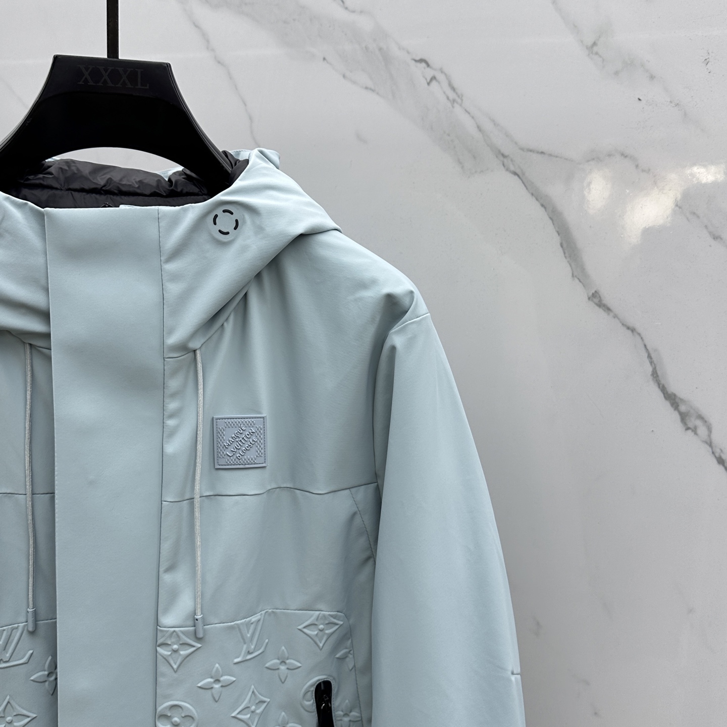 。 🆕LV路易威登 羽绒服2025最新款时尚设计师款羽绒外套.（连帽不可拆卸）处处细节显工艺足够的高级 