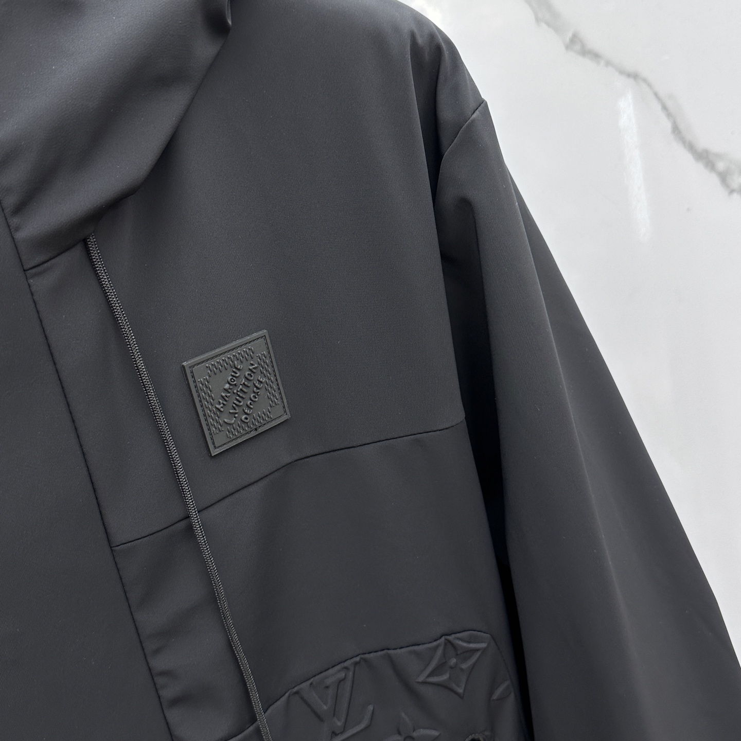 。 🆕LV路易威登 羽绒服2025最新款时尚设计师款羽绒外套.（连帽不可拆卸）处处细节显工艺足够的高级 