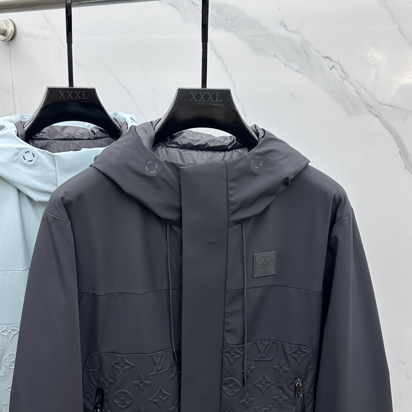 。 🆕LV路易威登 羽绒服2025最新款时尚设计师款羽绒外套.（连帽不可拆卸）处处细节显工艺足够的高级 