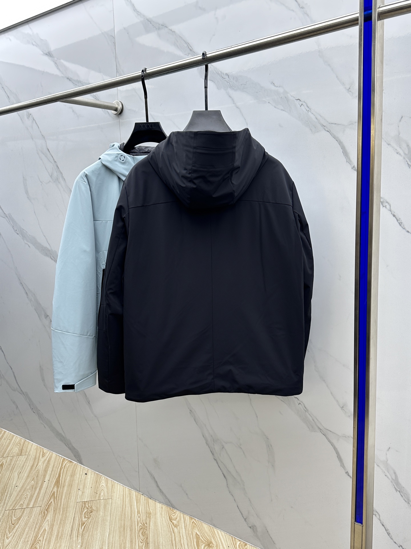 。 🆕LV路易威登 羽绒服2025最新款时尚设计师款羽绒外套.（连帽不可拆卸）处处细节显工艺足够的高级 