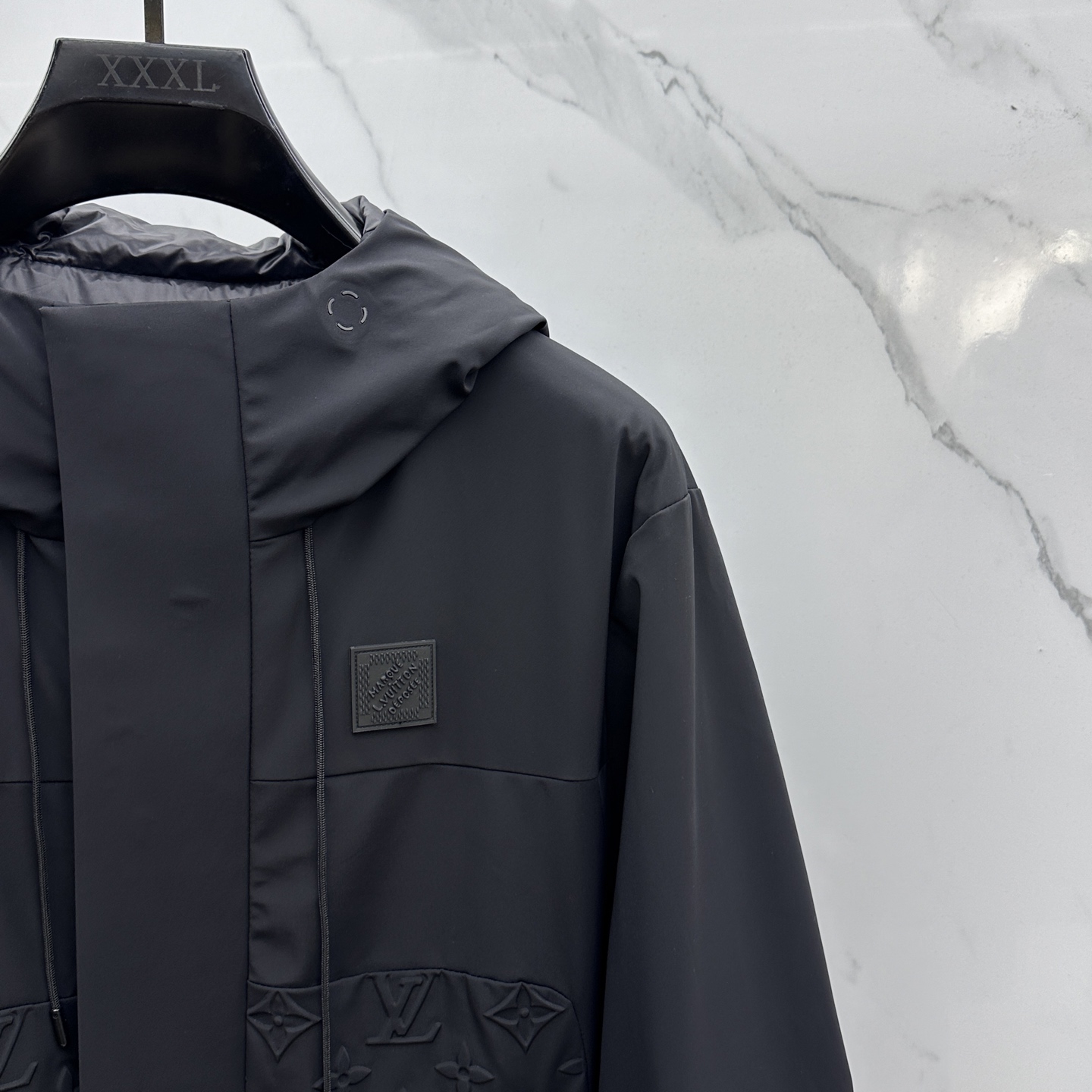 。 🆕LV路易威登 羽绒服2025最新款时尚设计师款羽绒外套.（连帽不可拆卸）处处细节显工艺足够的高级 