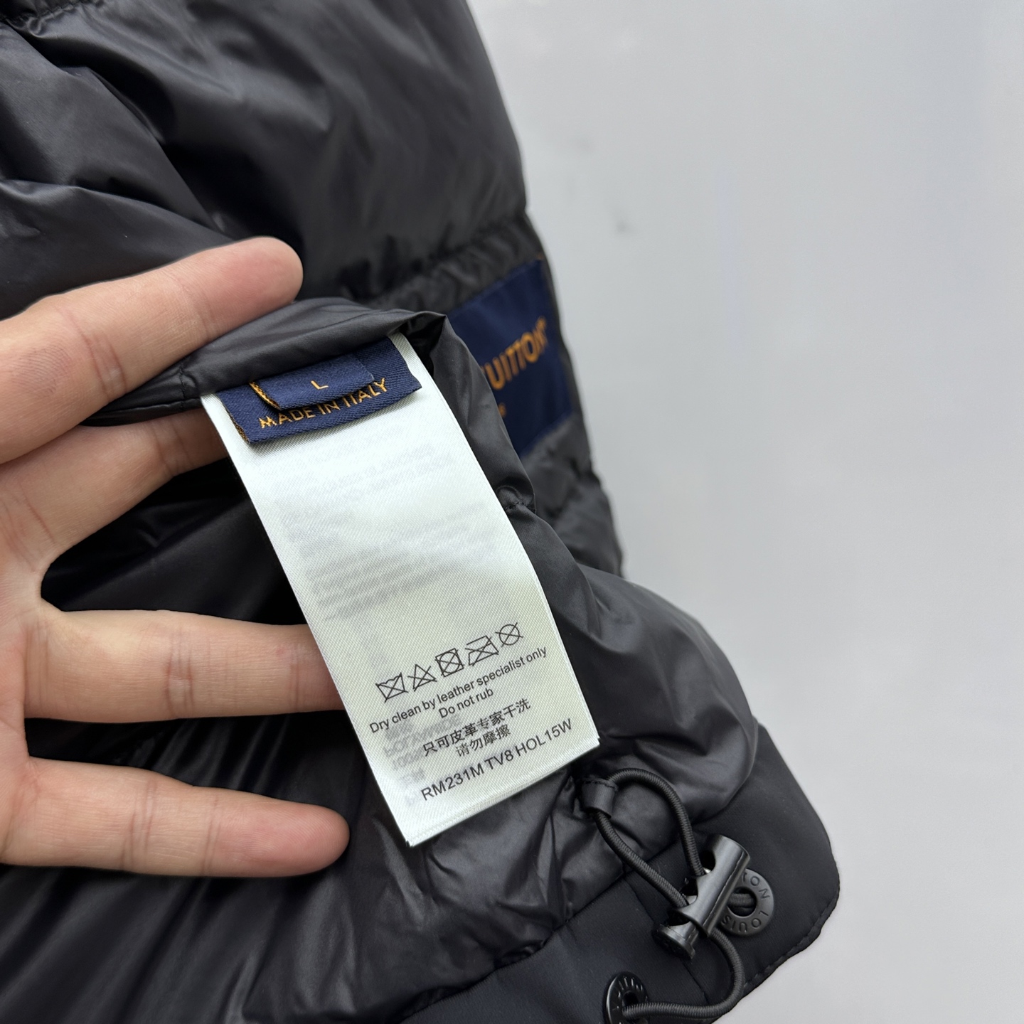 。 🆕LV路易威登 羽绒服2025最新款时尚设计师款羽绒外套.（连帽不可拆卸）处处细节显工艺足够的高级 